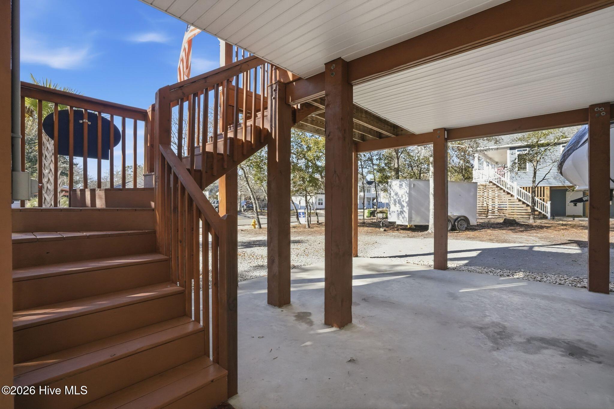 100555111 | Photo 35