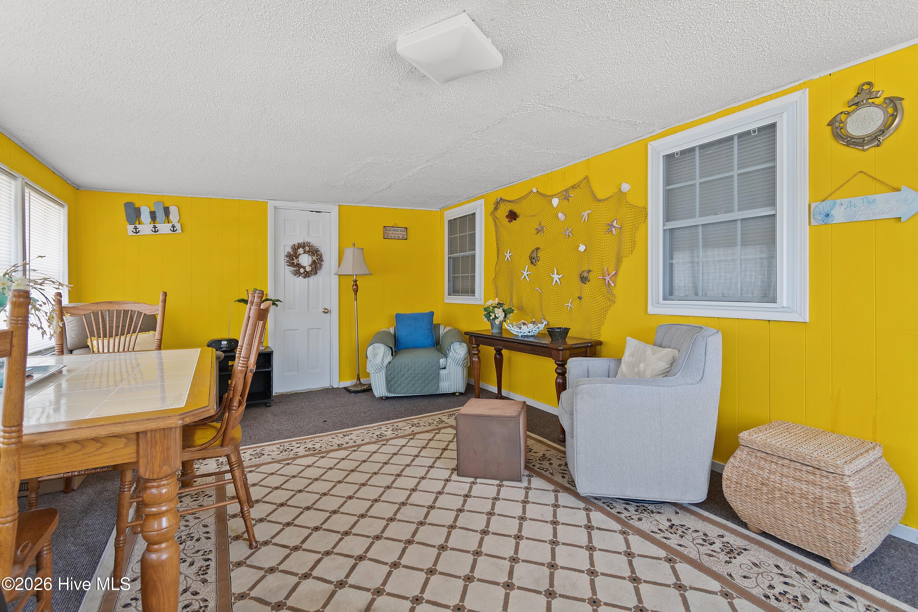 100563762 | Photo 14