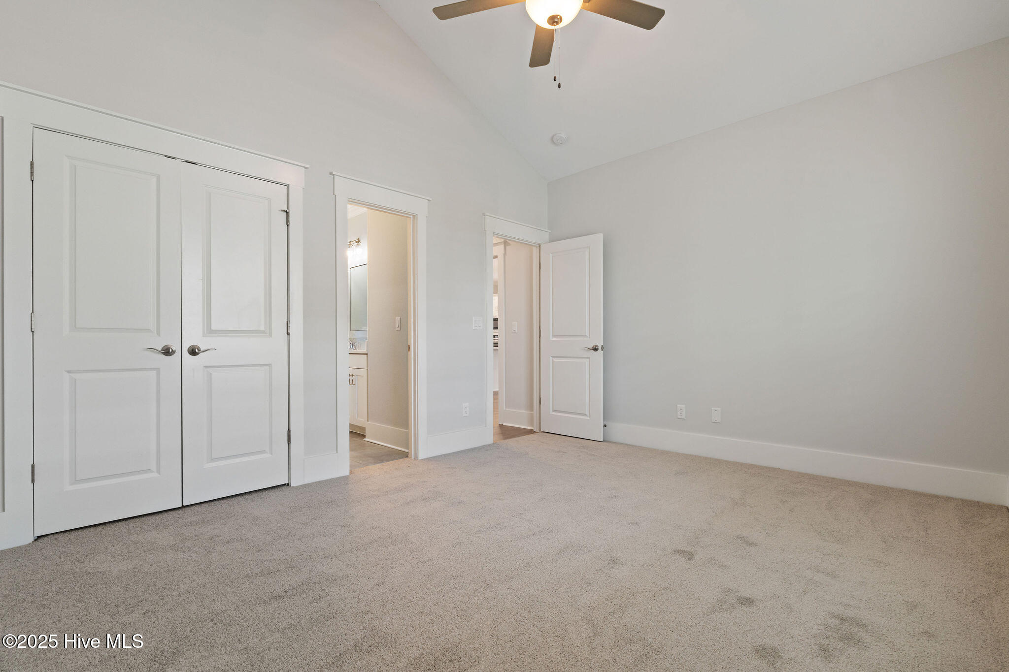 100523892 | Photo 54