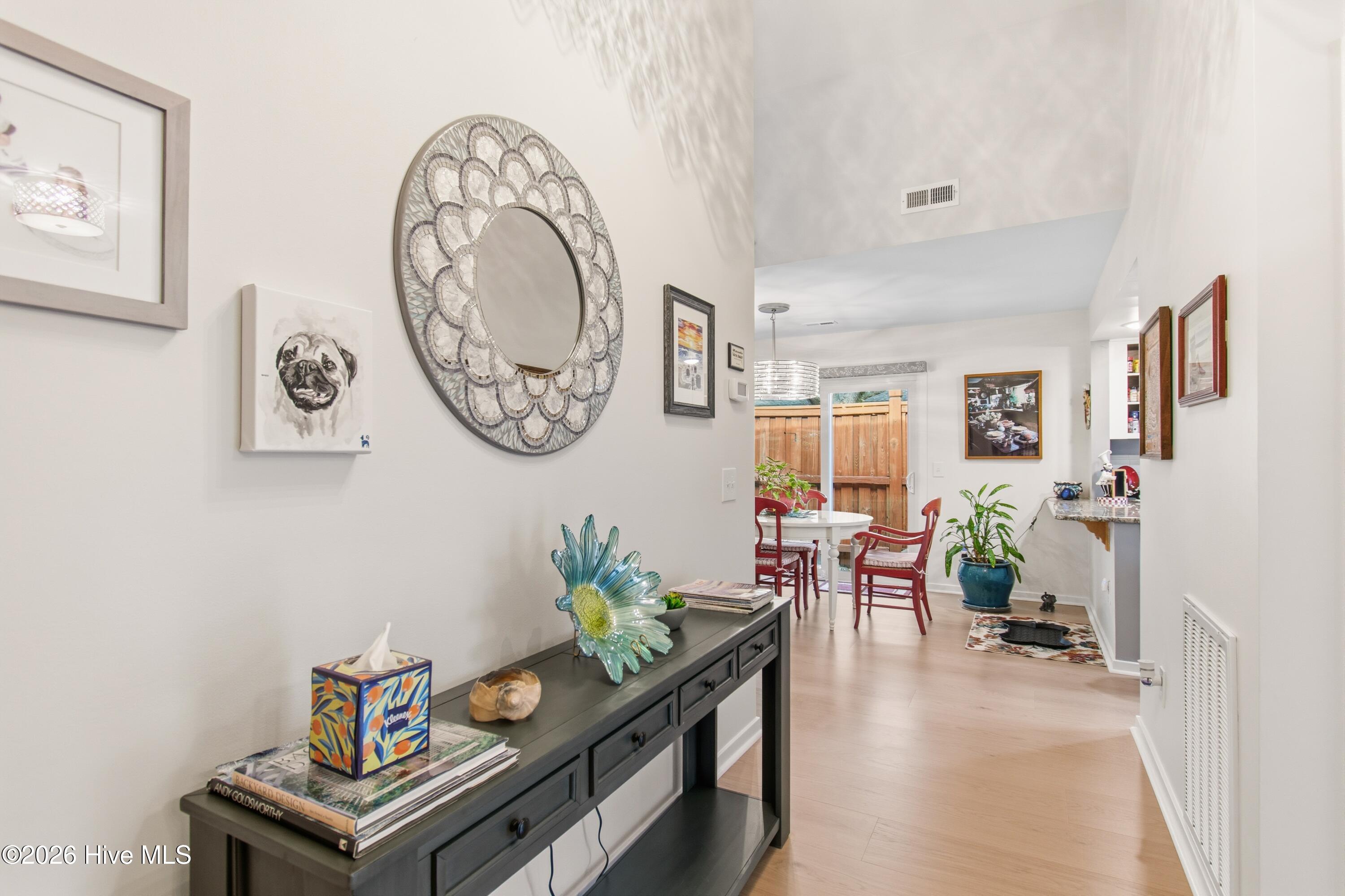 100558002 | Photo 10