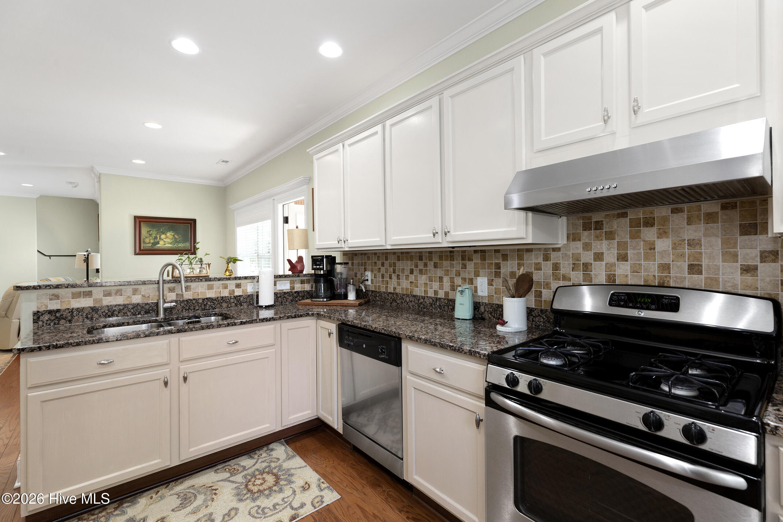 100558971 | Photo 17