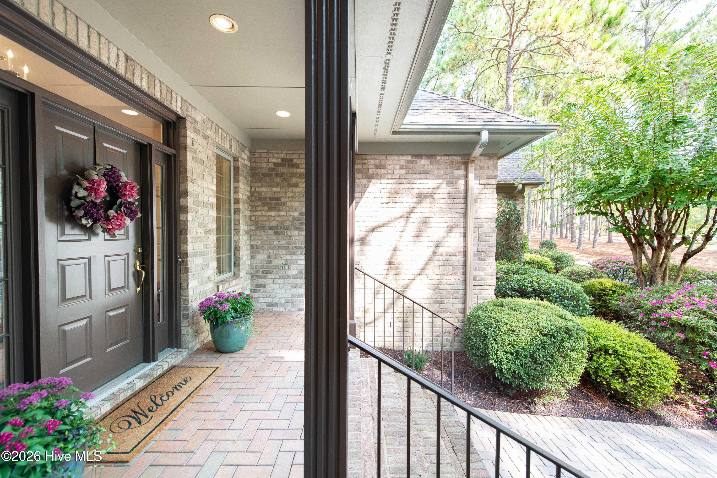 Photo 4 of Single family home for sale at 14 Mcmichael Dr, Pinehurst, NC 28374 | MLS# 100608149 | Listing updated on 2026-10-08