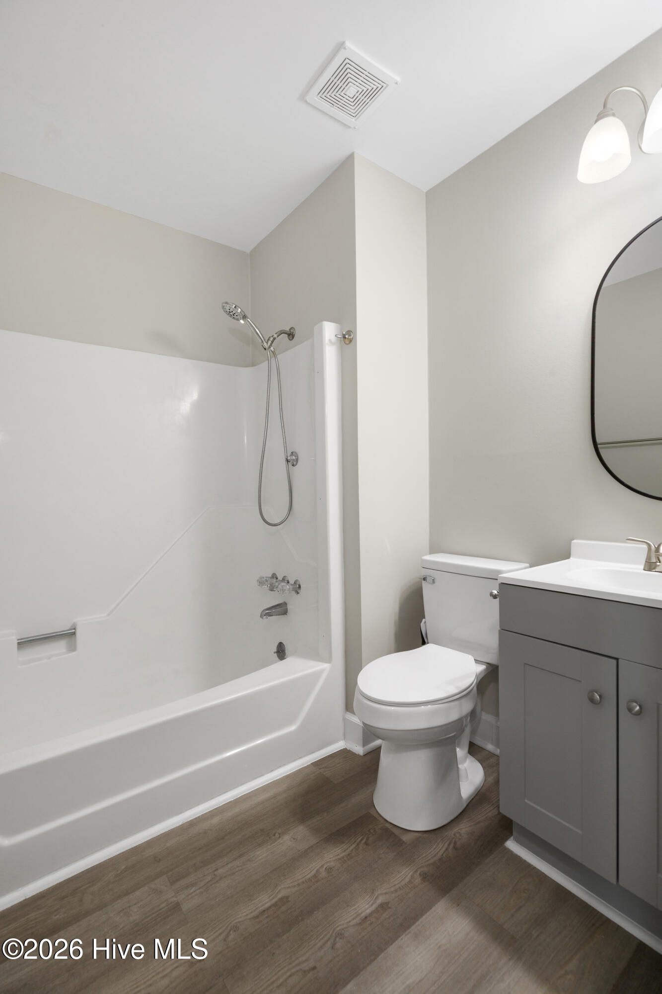 100558477 | Photo 30