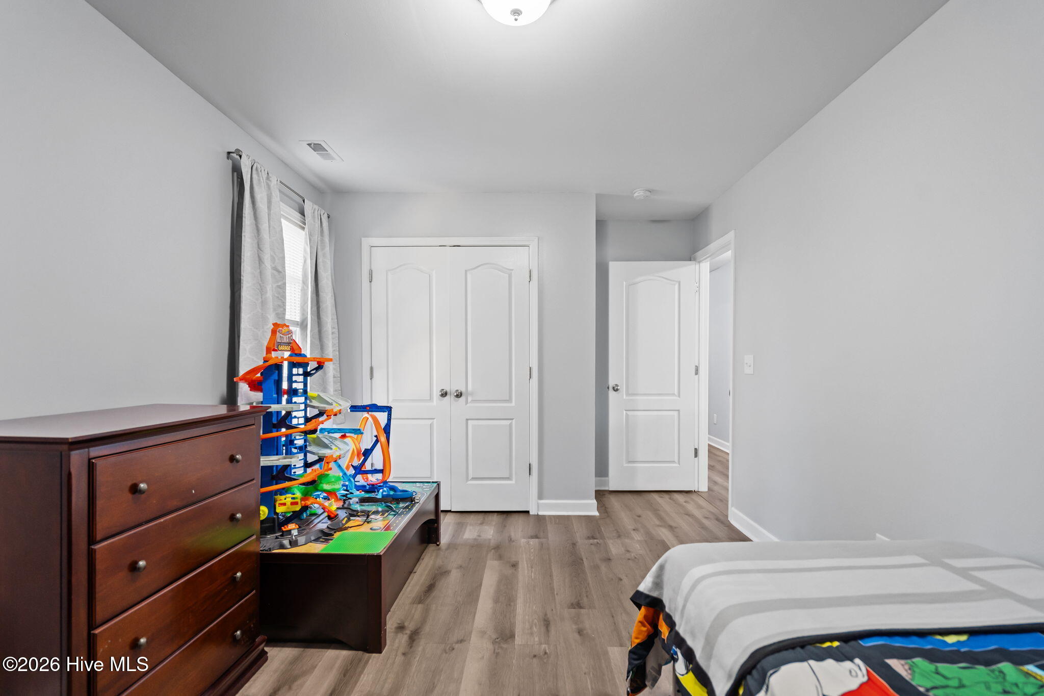 100561090 | Photo 30