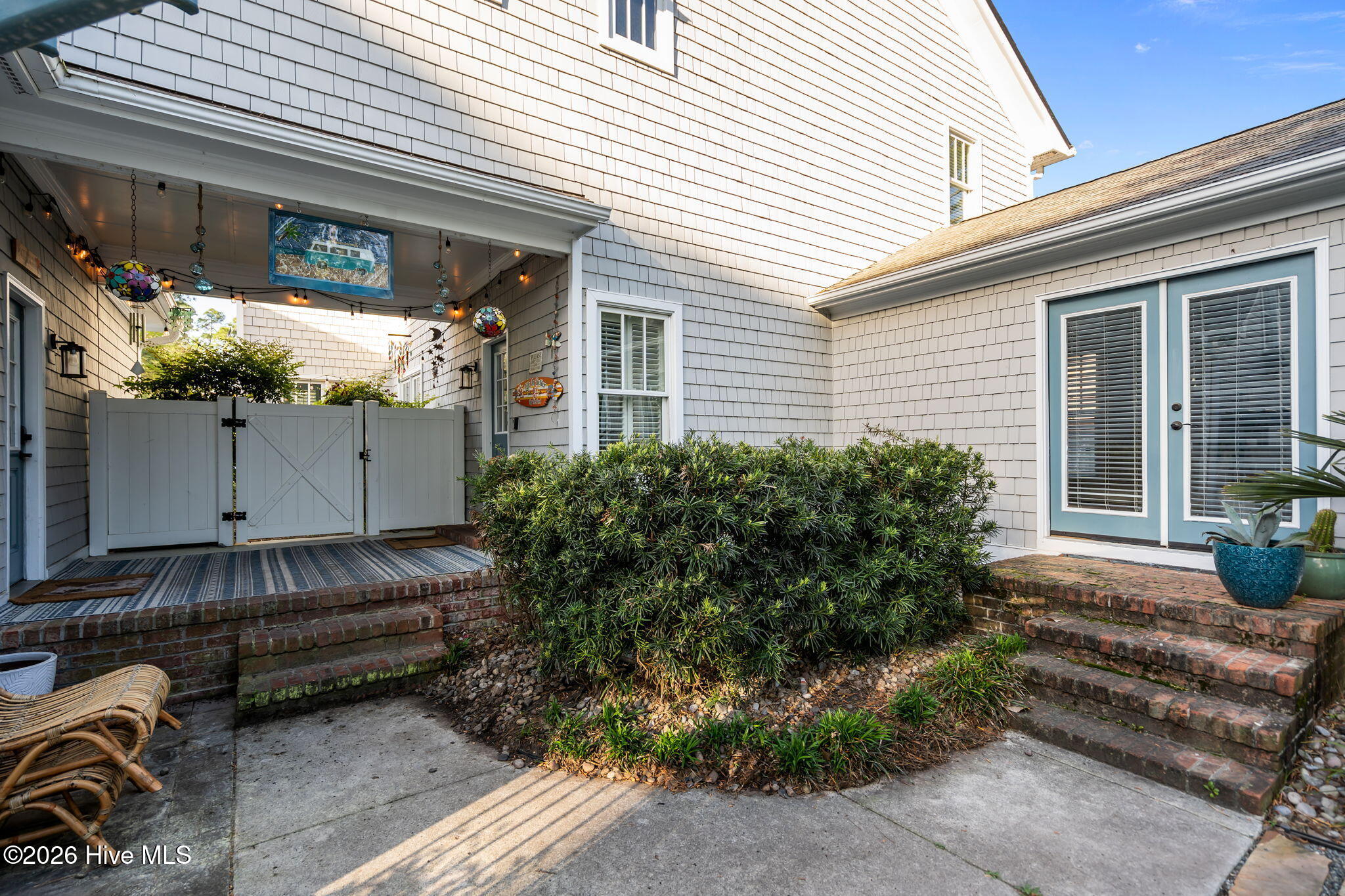 100565239 | Photo 54