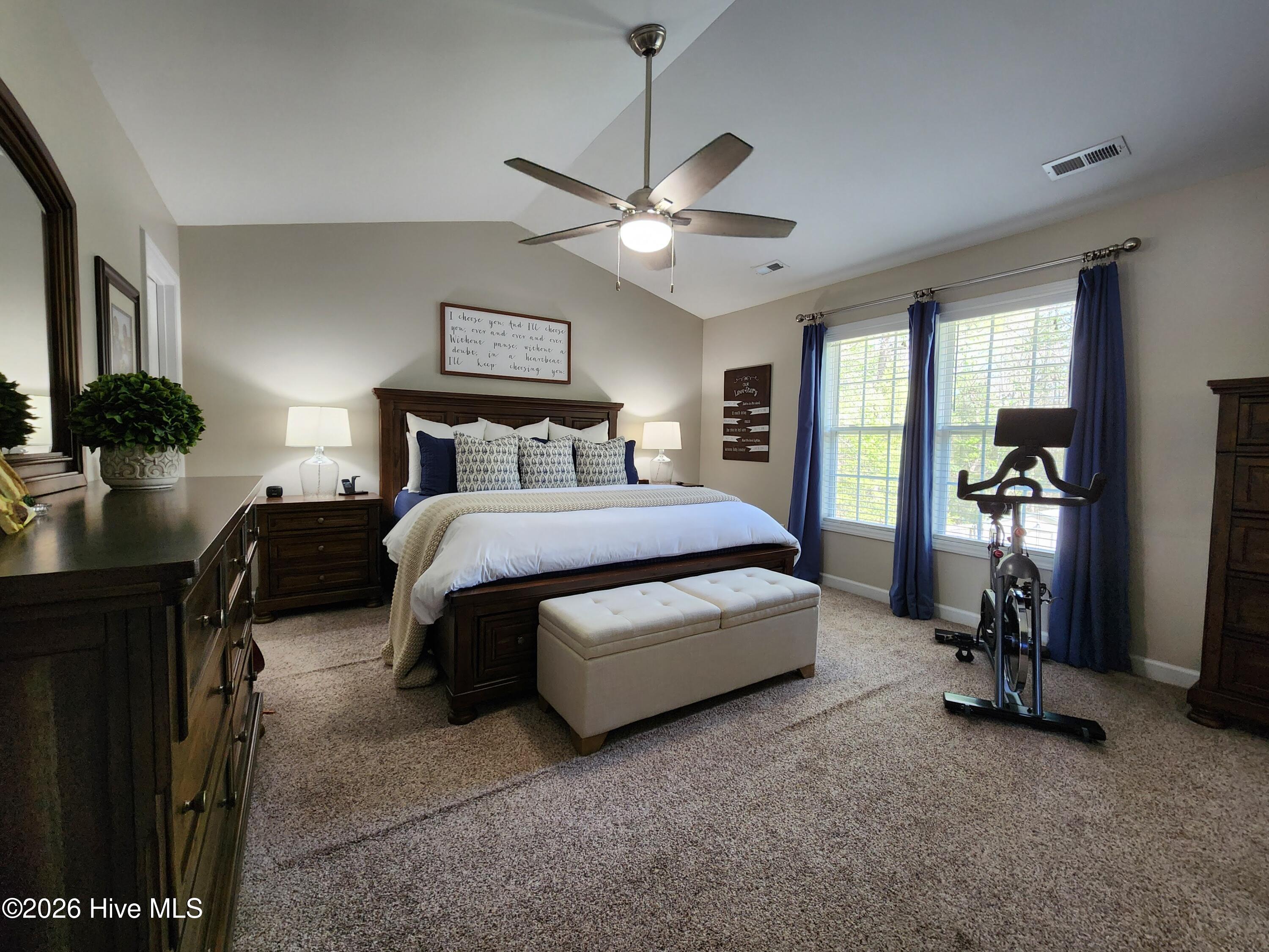 100570364 | Photo 27