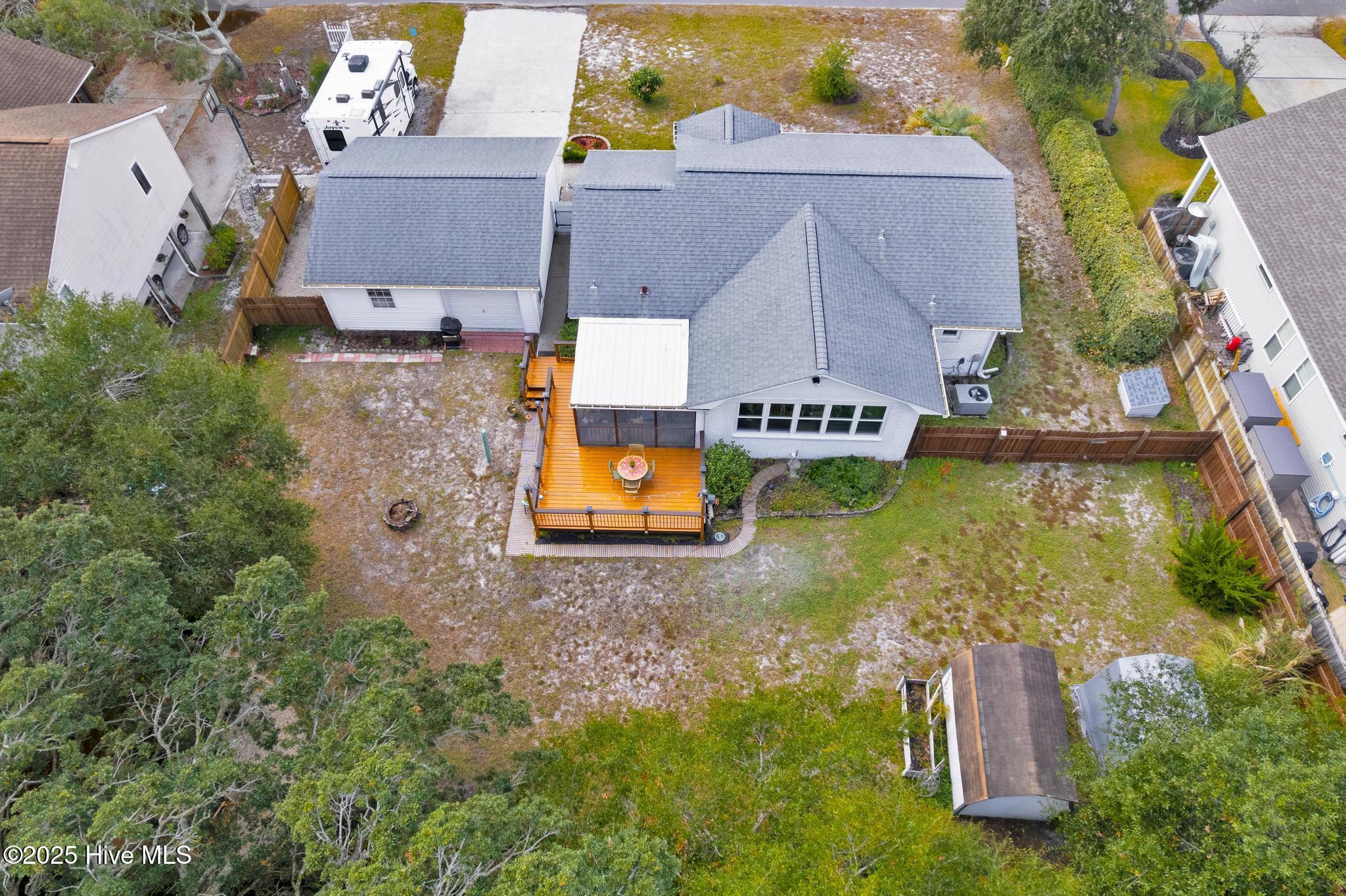 100540087 | Photo 42