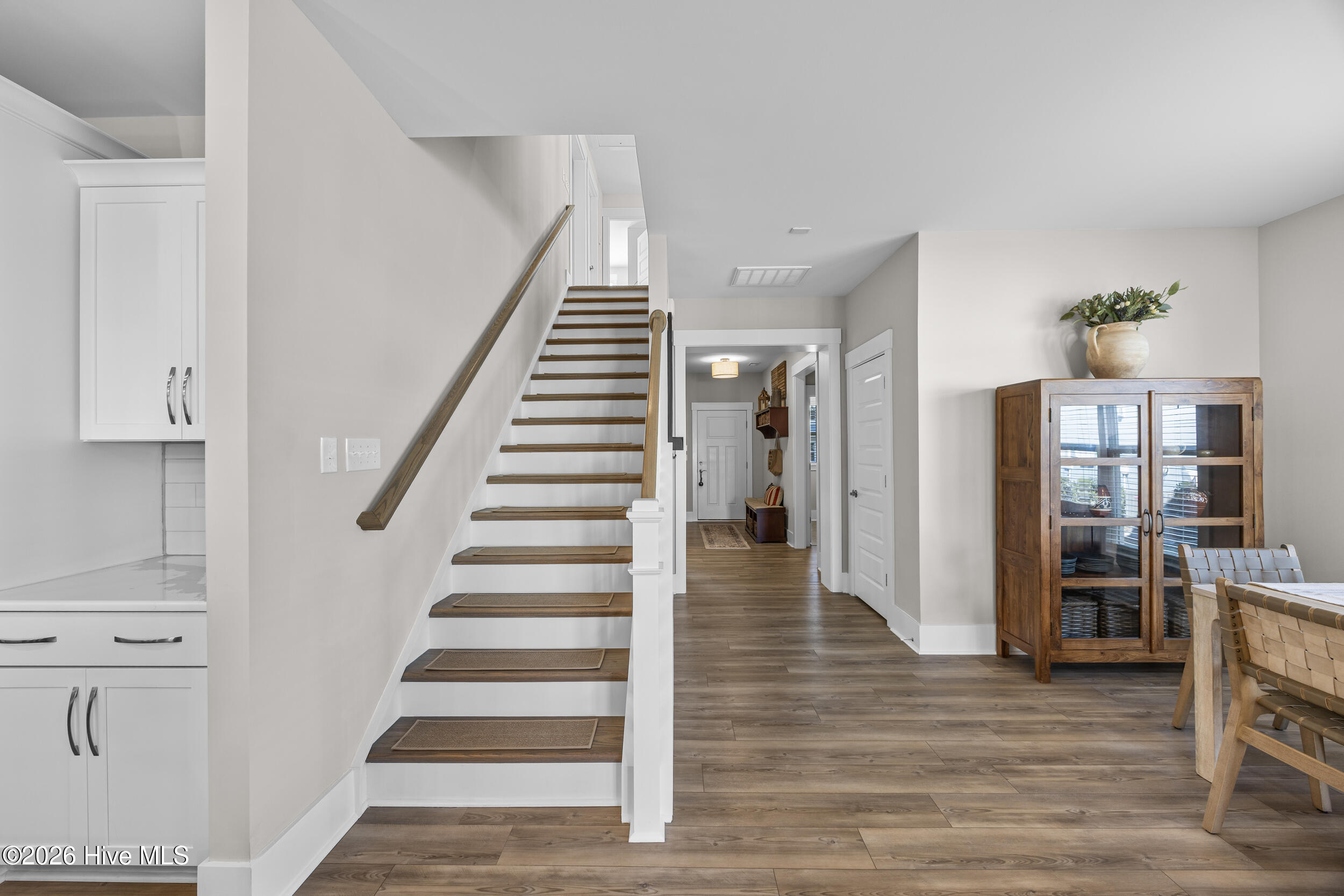 100561279 | Photo 17