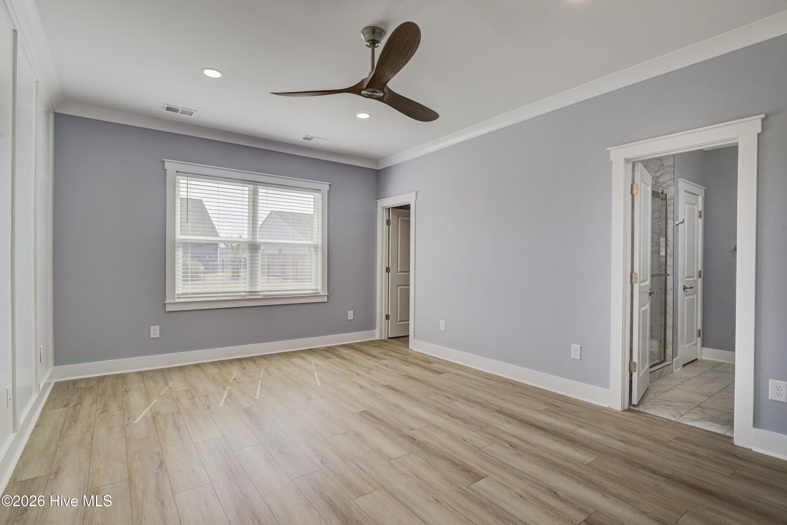 100558671 | Photo 17