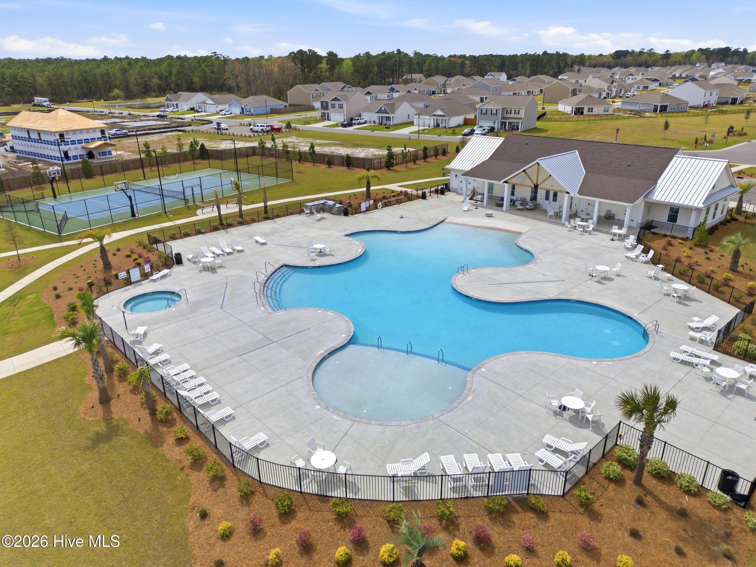 100558236 | Photo 63