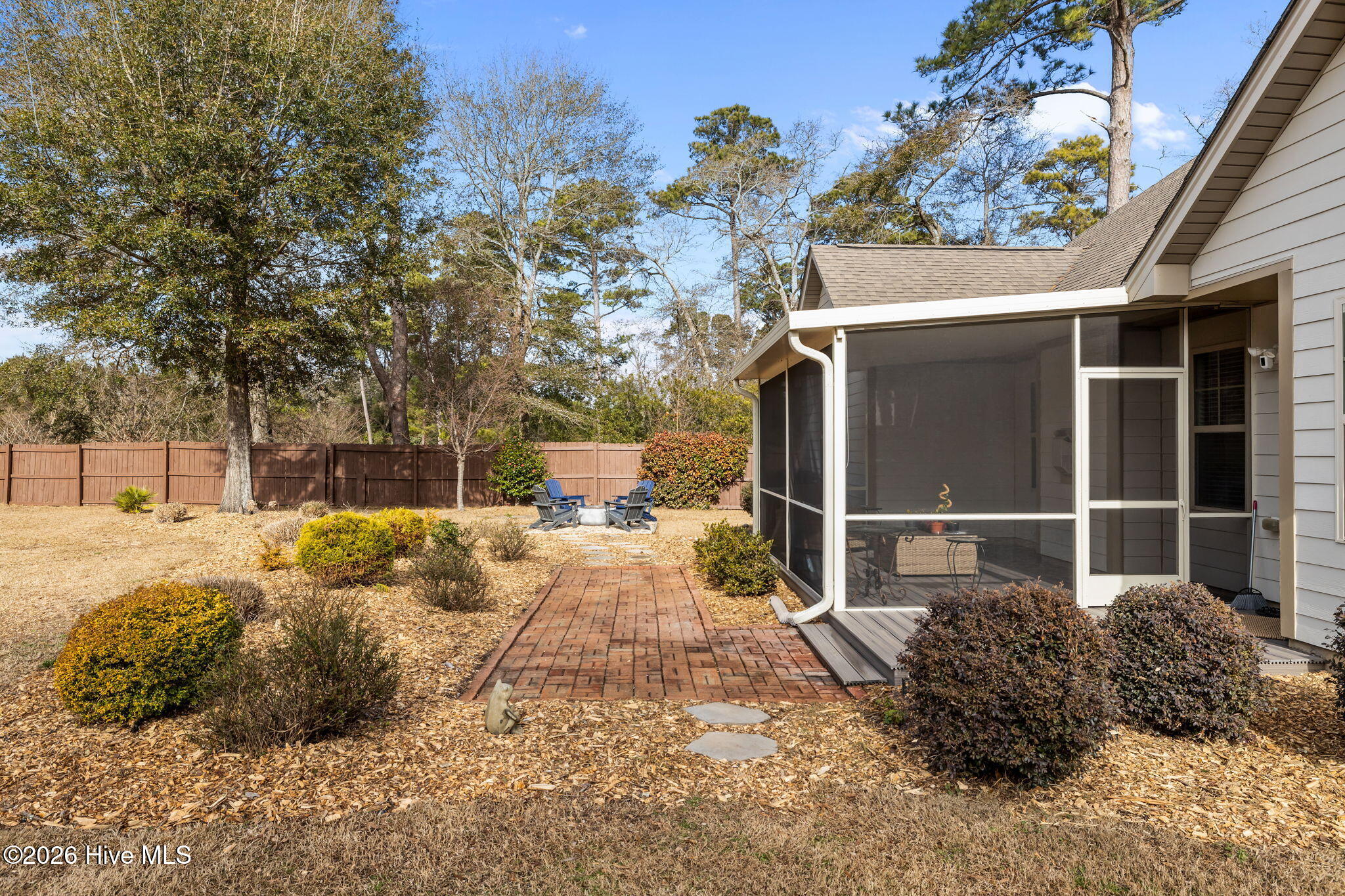 100549761 | Photo 16