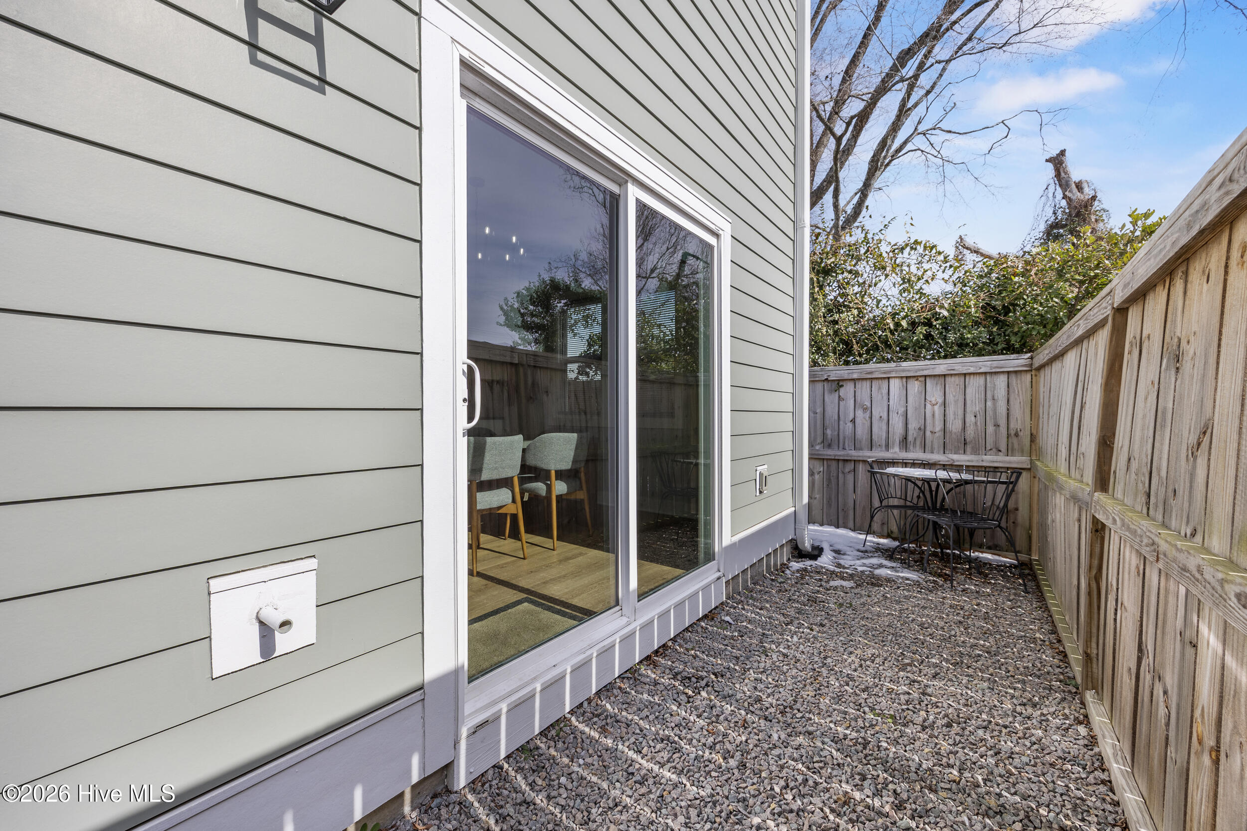 100545207 | Photo 33