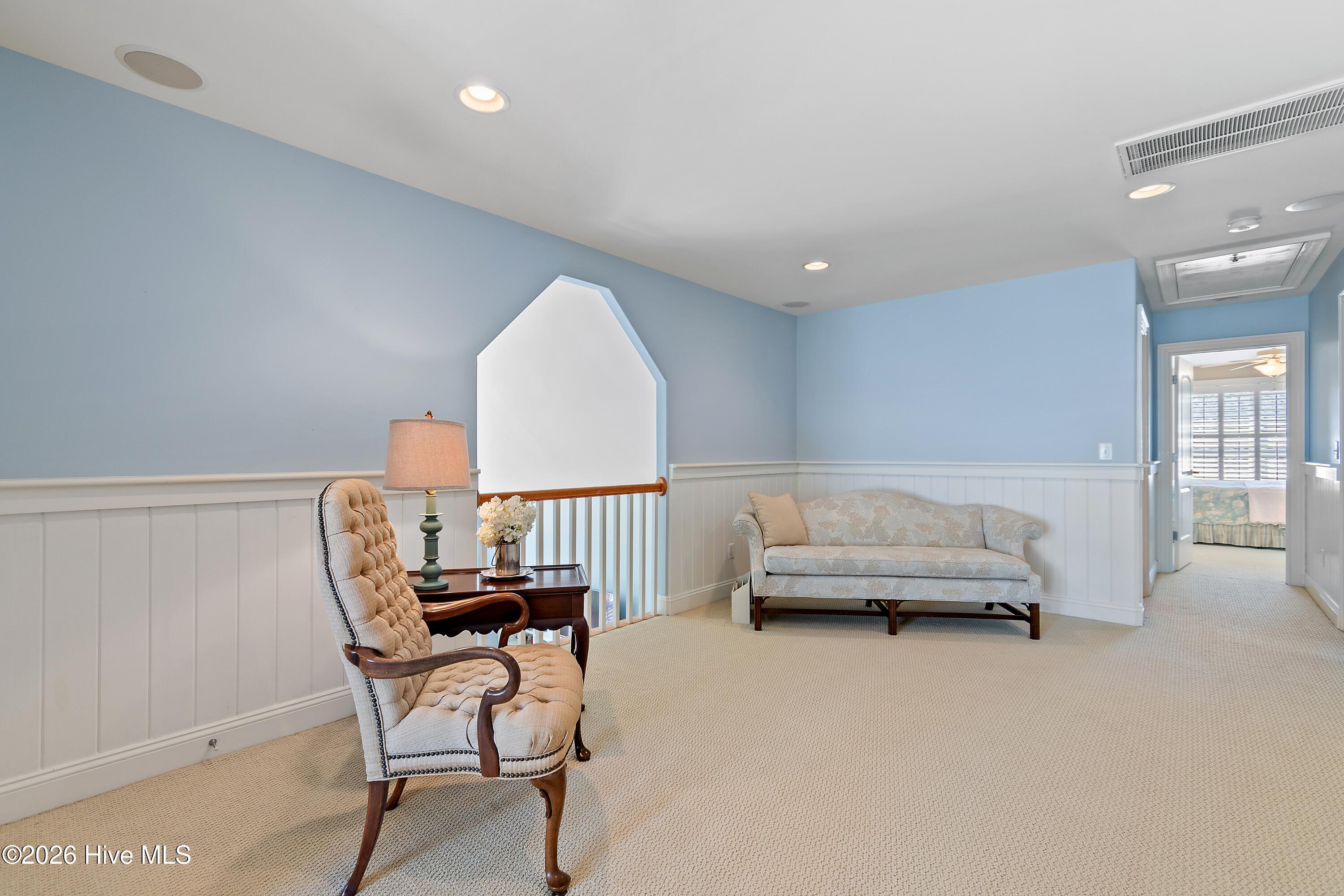 100567309 | Photo 72