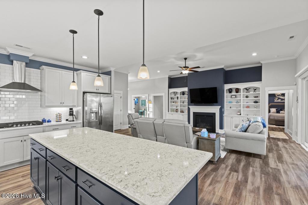 100569844 | Photo 28