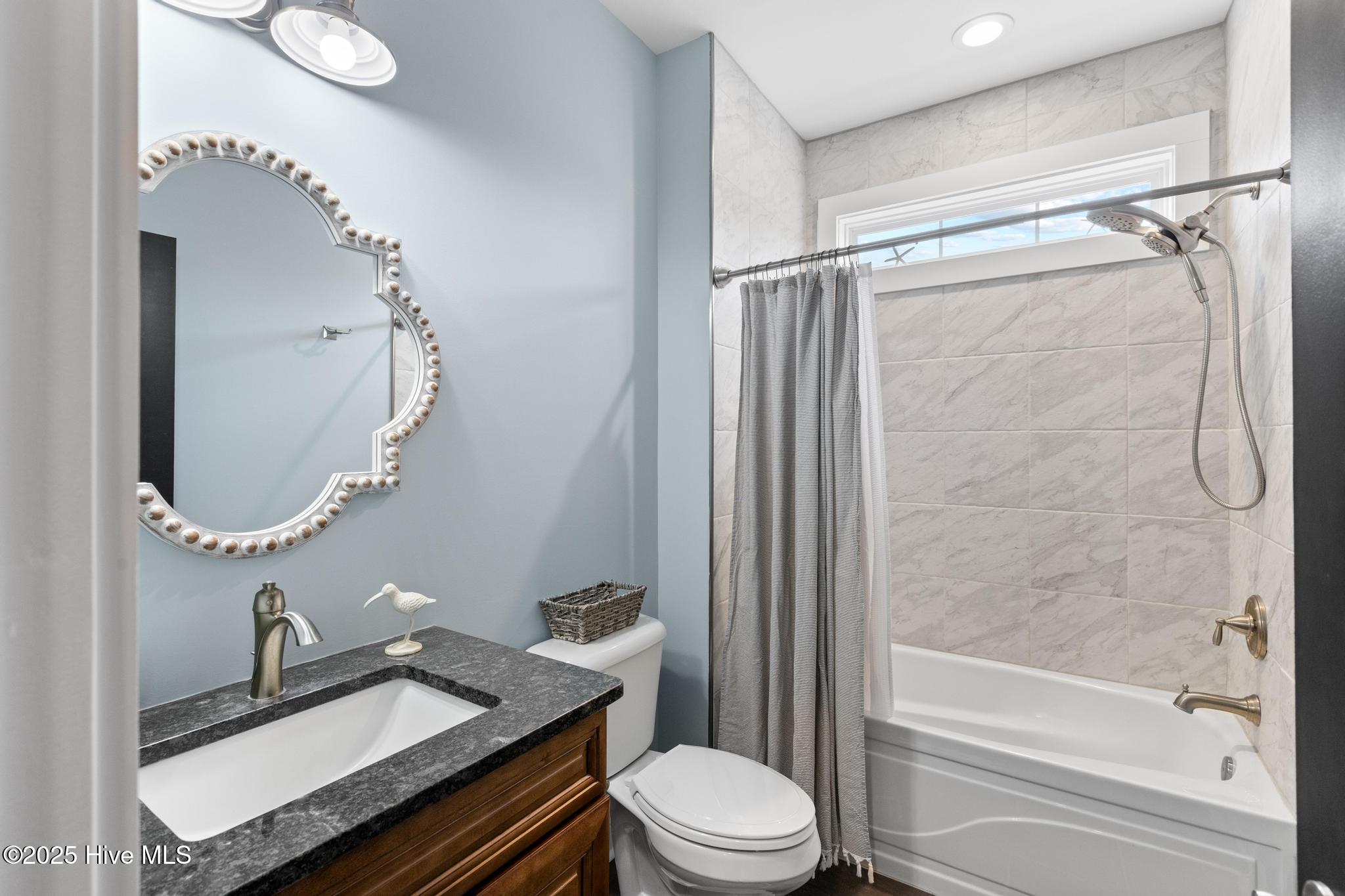 100554502 | Photo 23