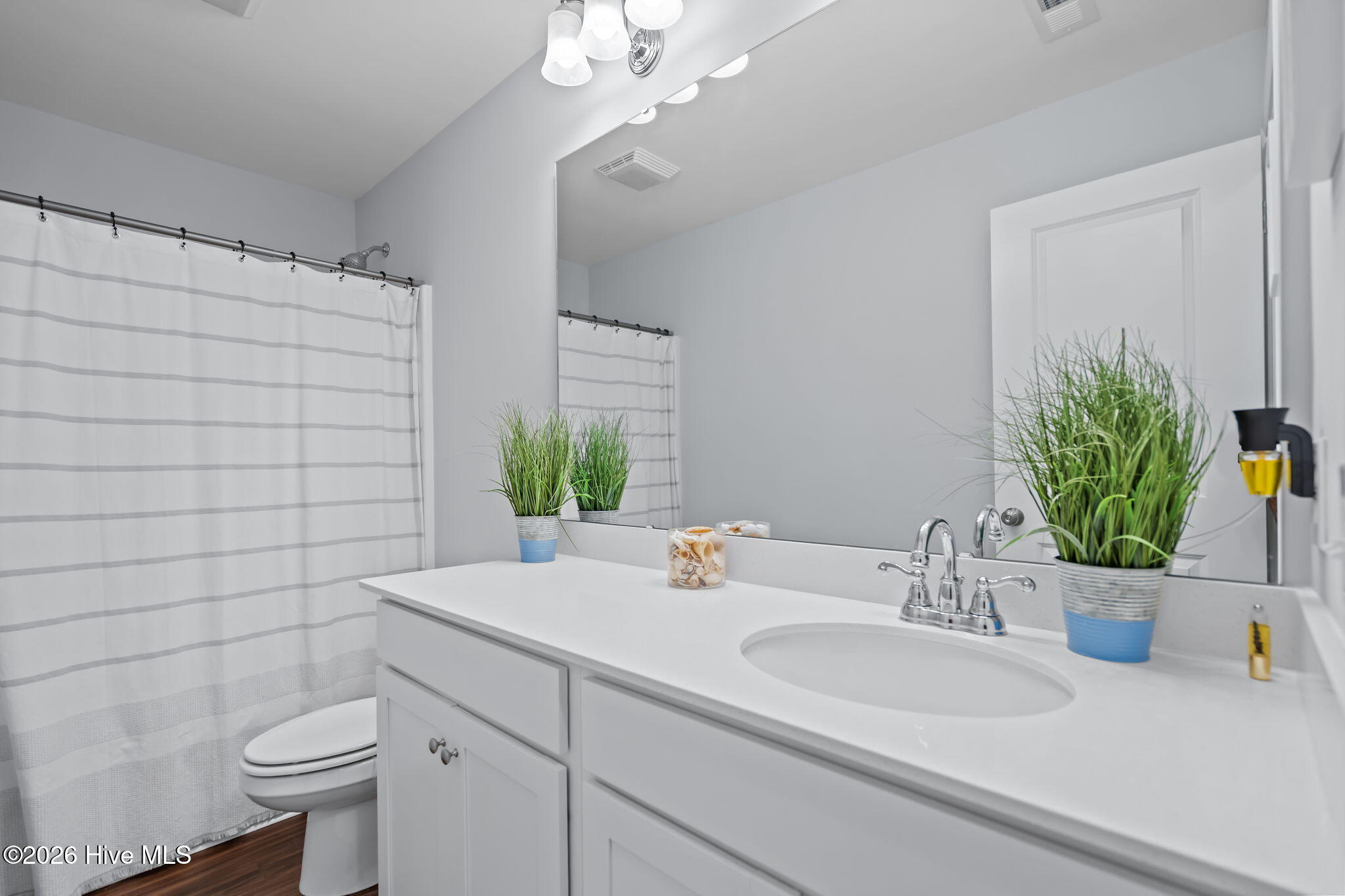 100562246 | Photo 26