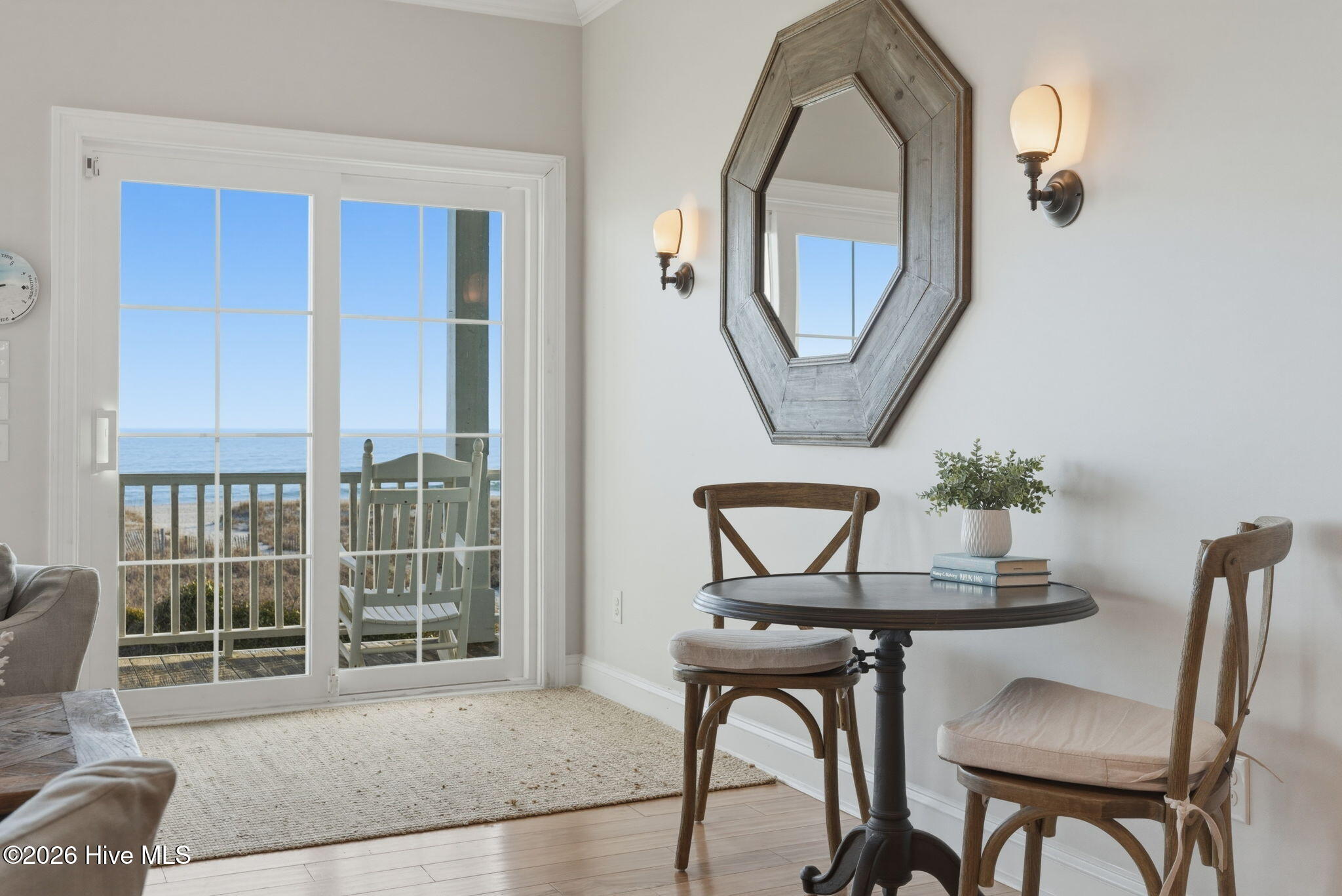 100555473 | Photo 19