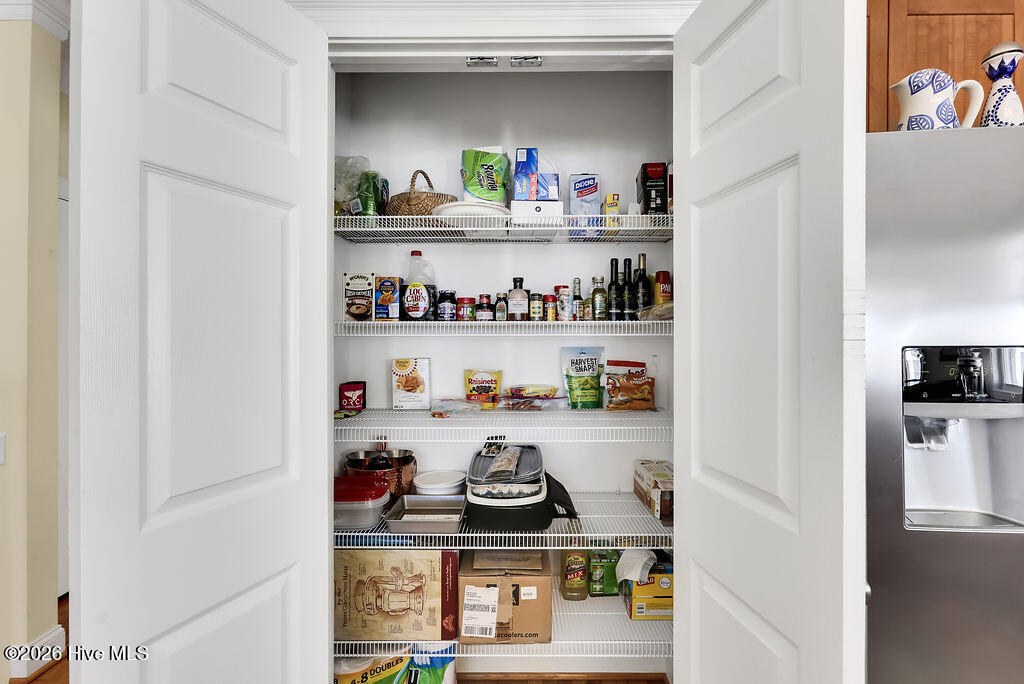 100564963 | Photo 40