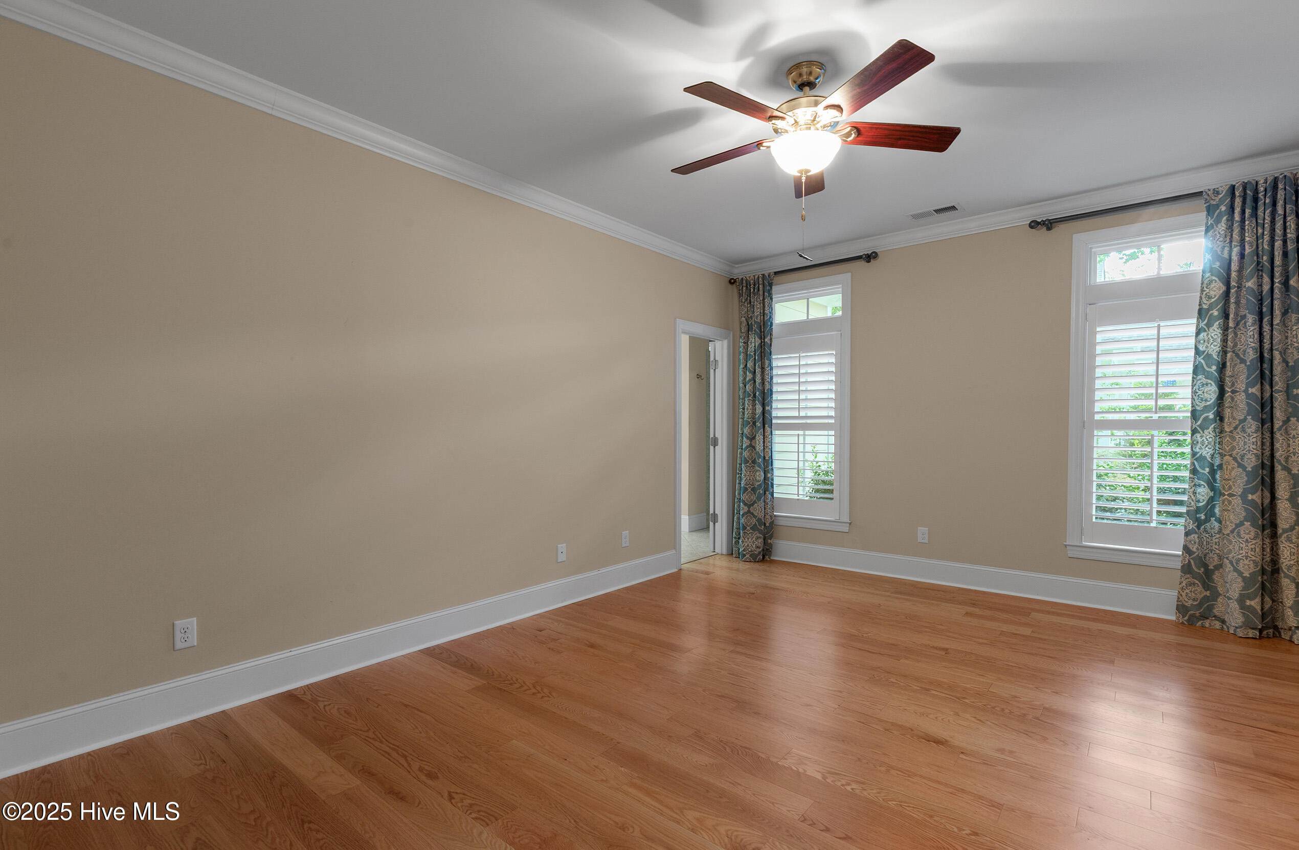 100556749 | Photo 31