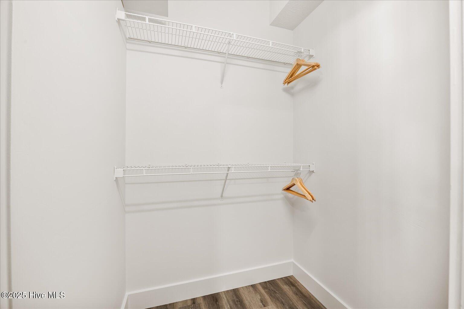 100554102 | Photo 25