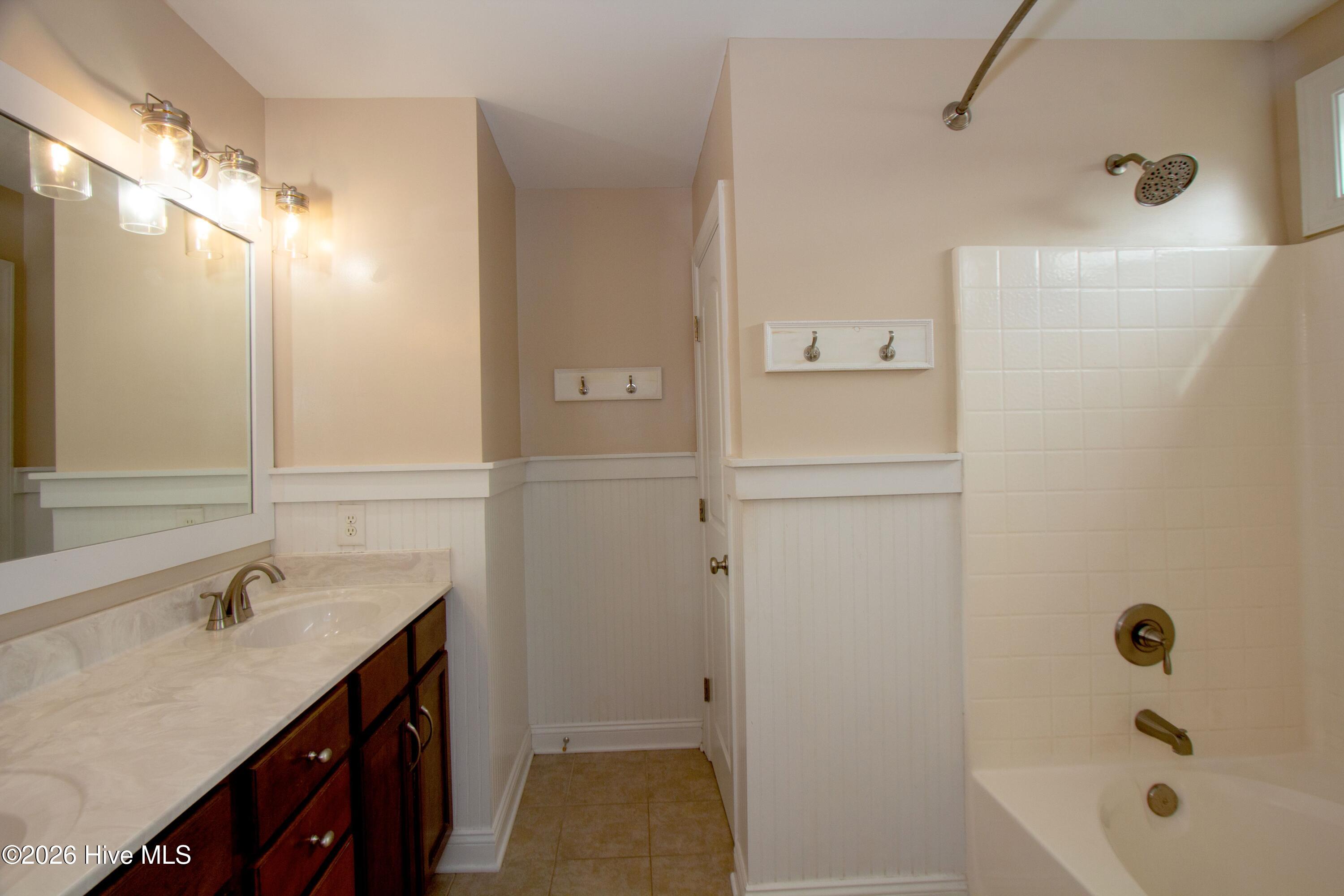 100555872 | Photo 33