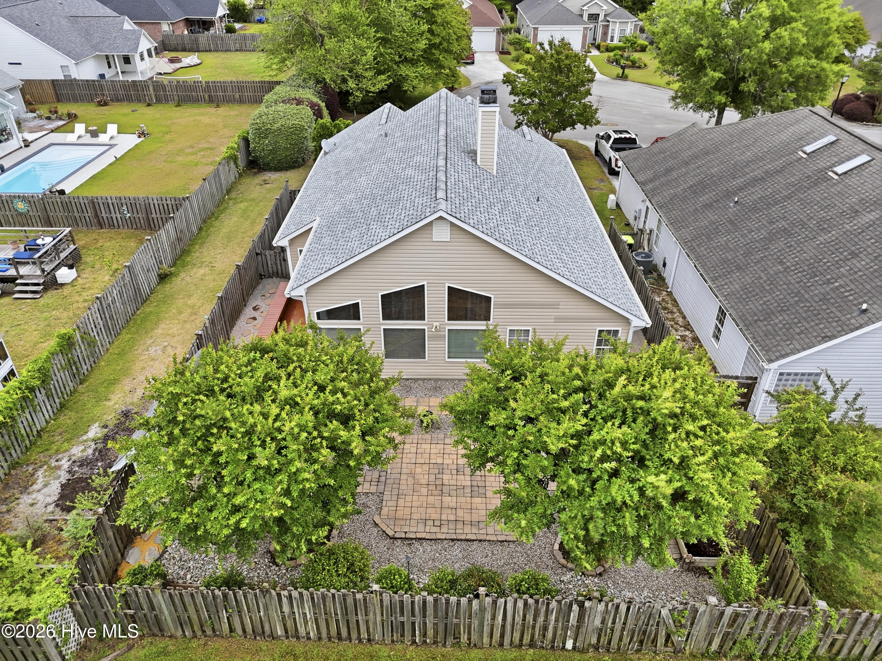 100560677 | Photo 38