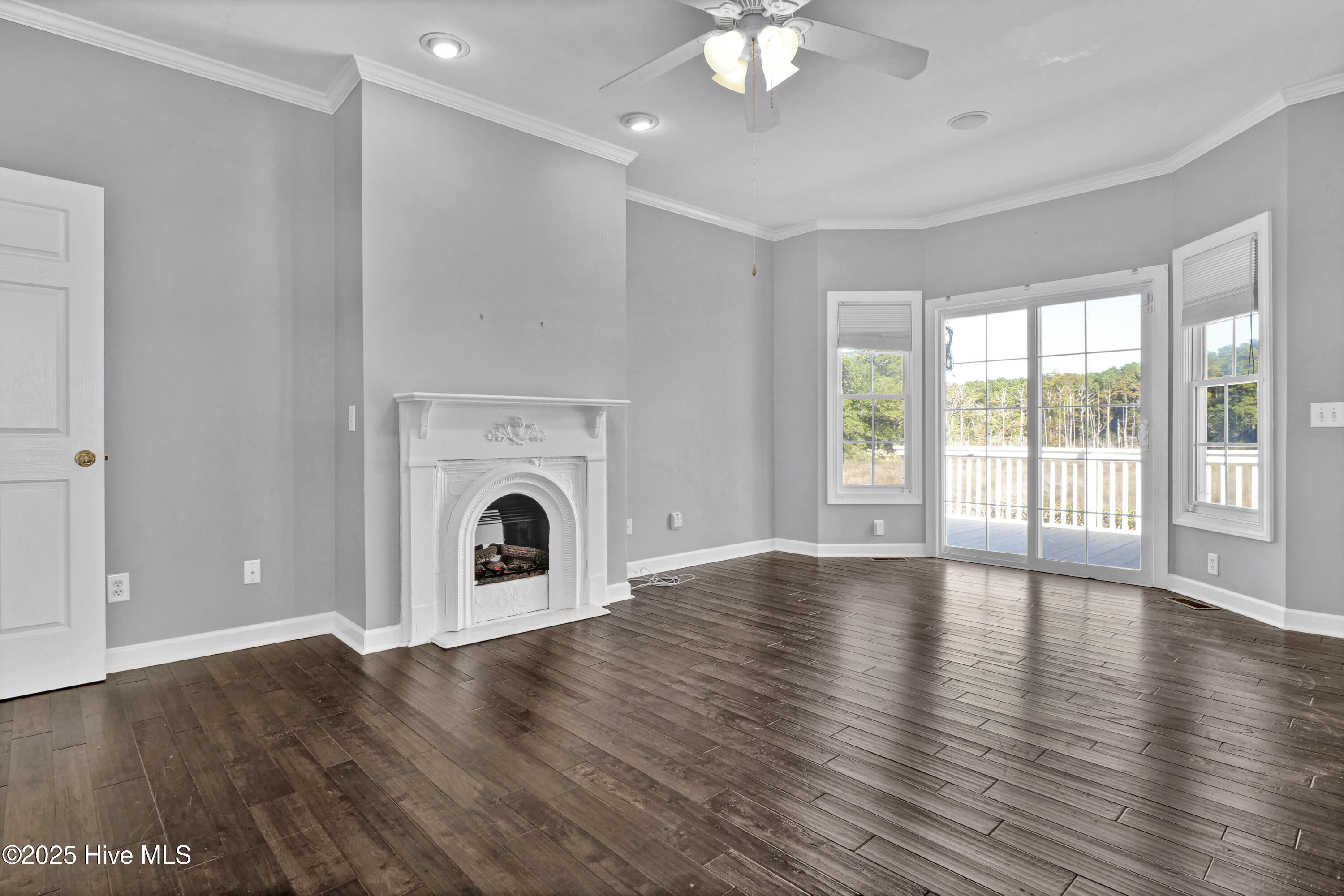 100535458 | Photo 33