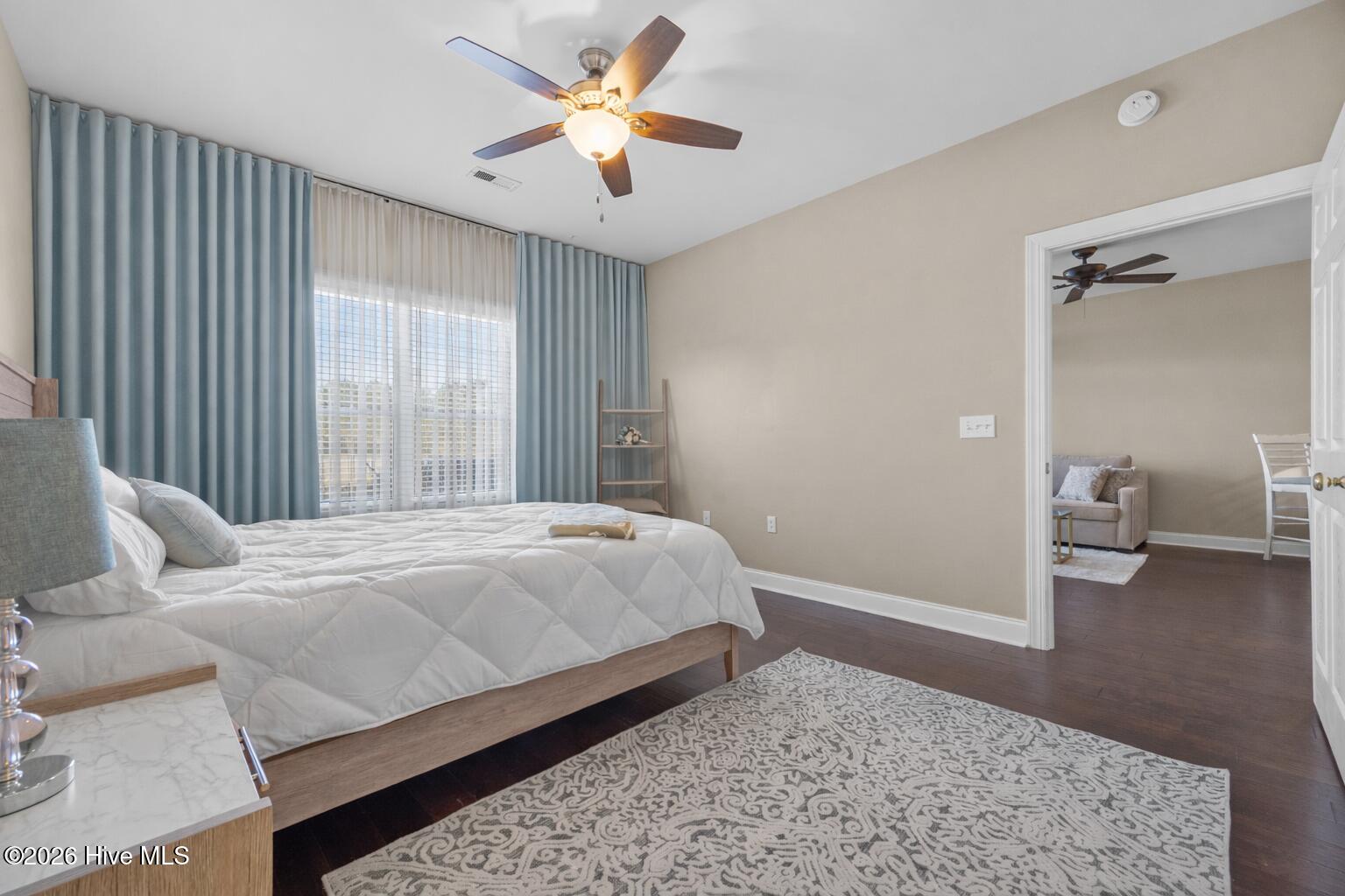 100552325 | Photo 23