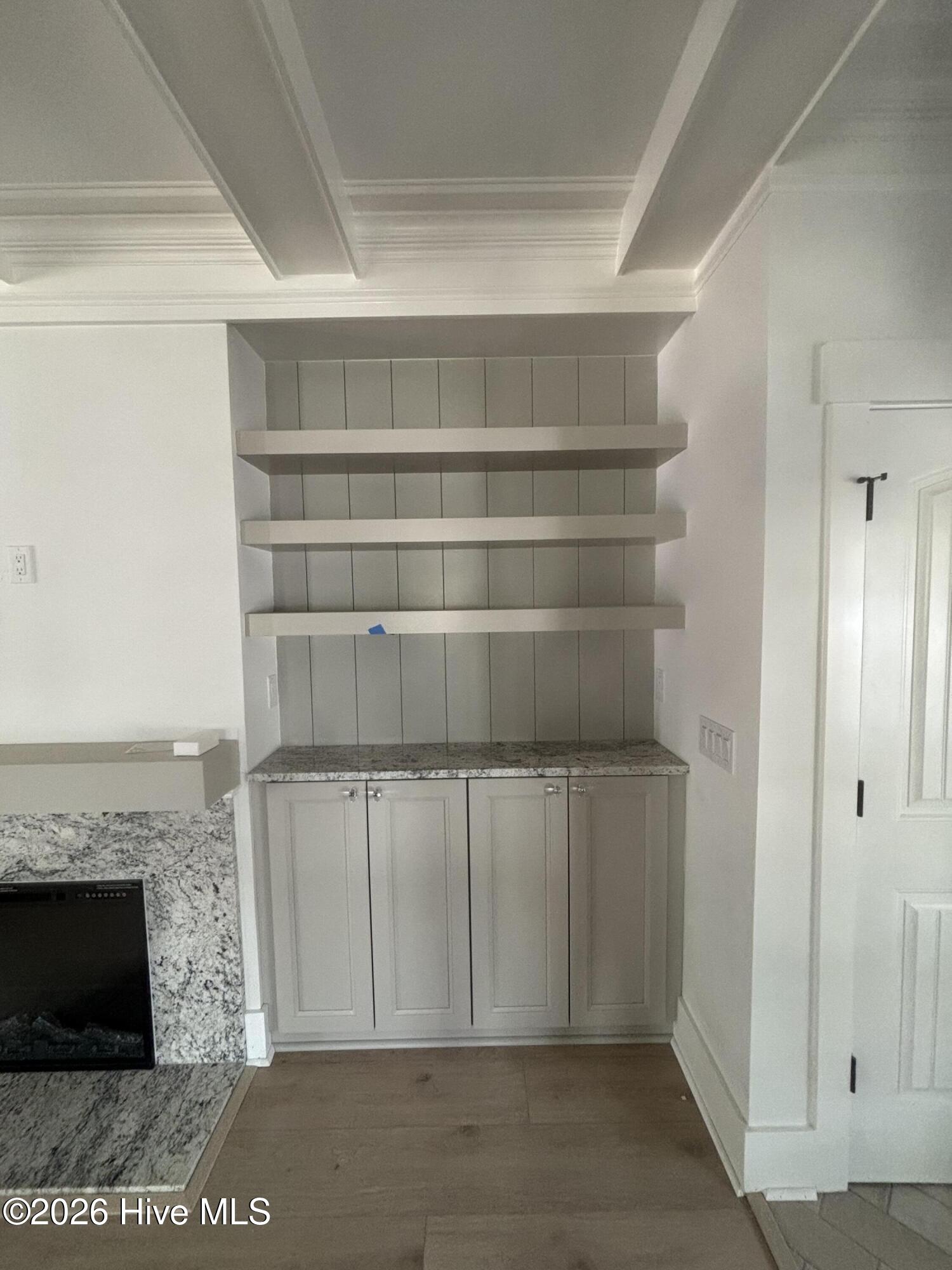 100516675 | Photo 48