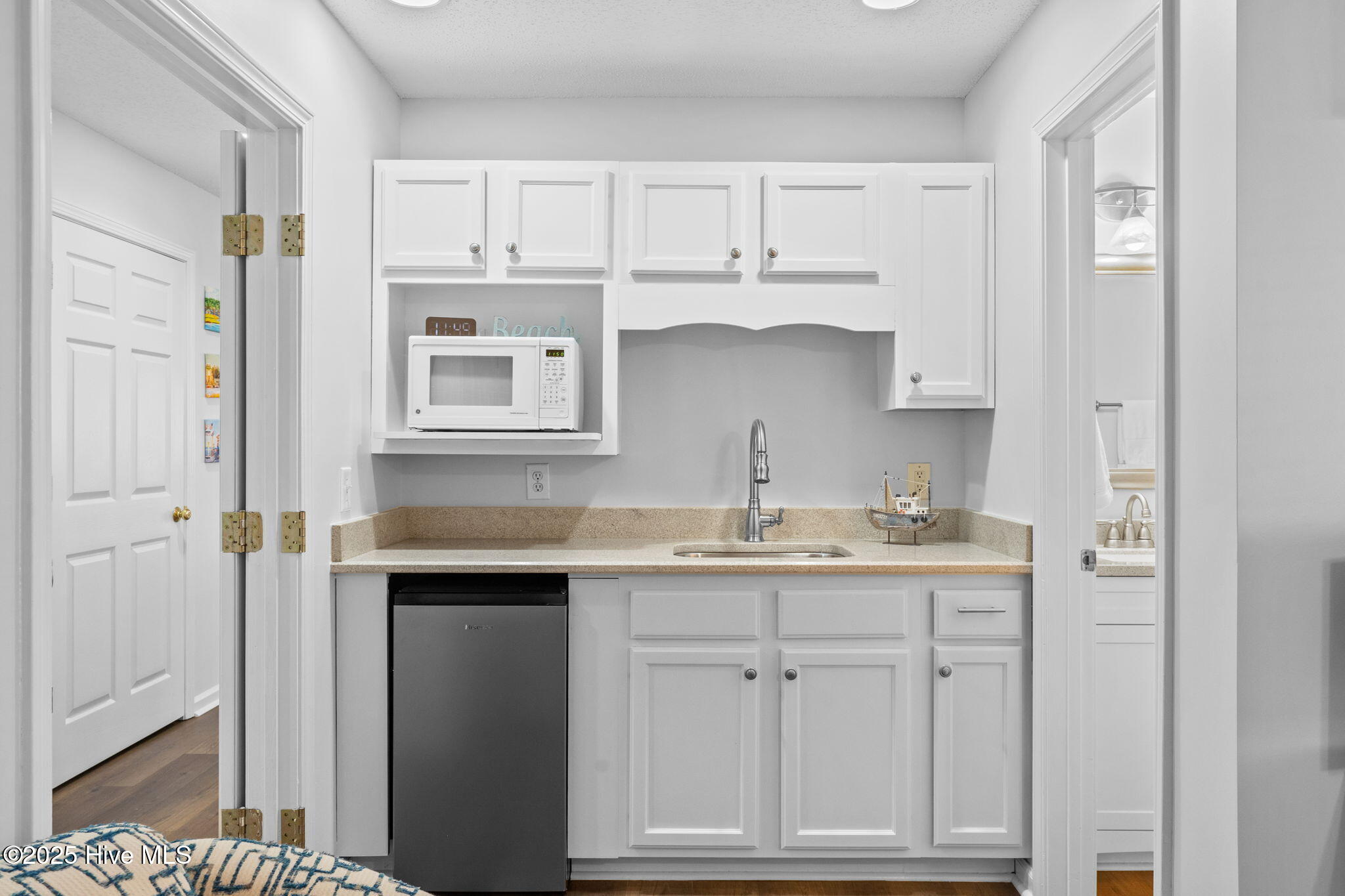 100543125 | Photo 33