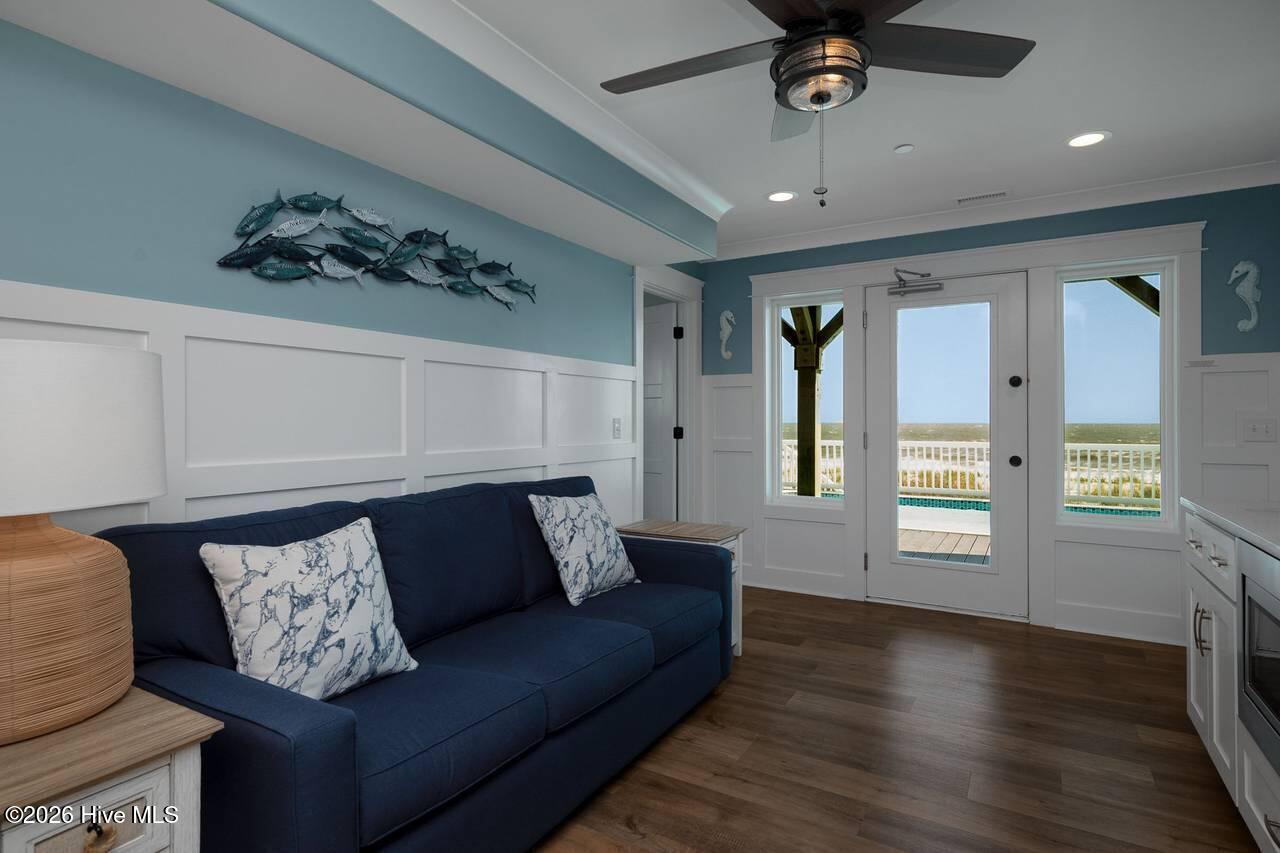 100560212 | Photo 93