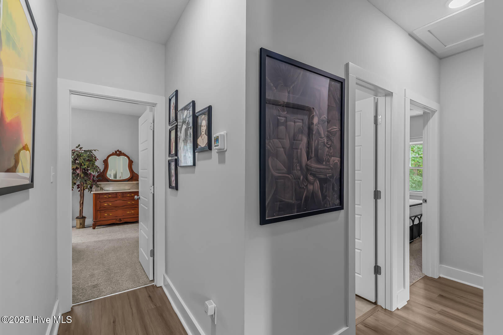 100544097 | Photo 35