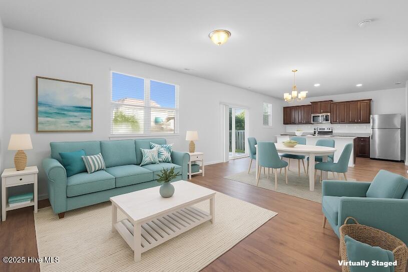 100525996 | Photo 11