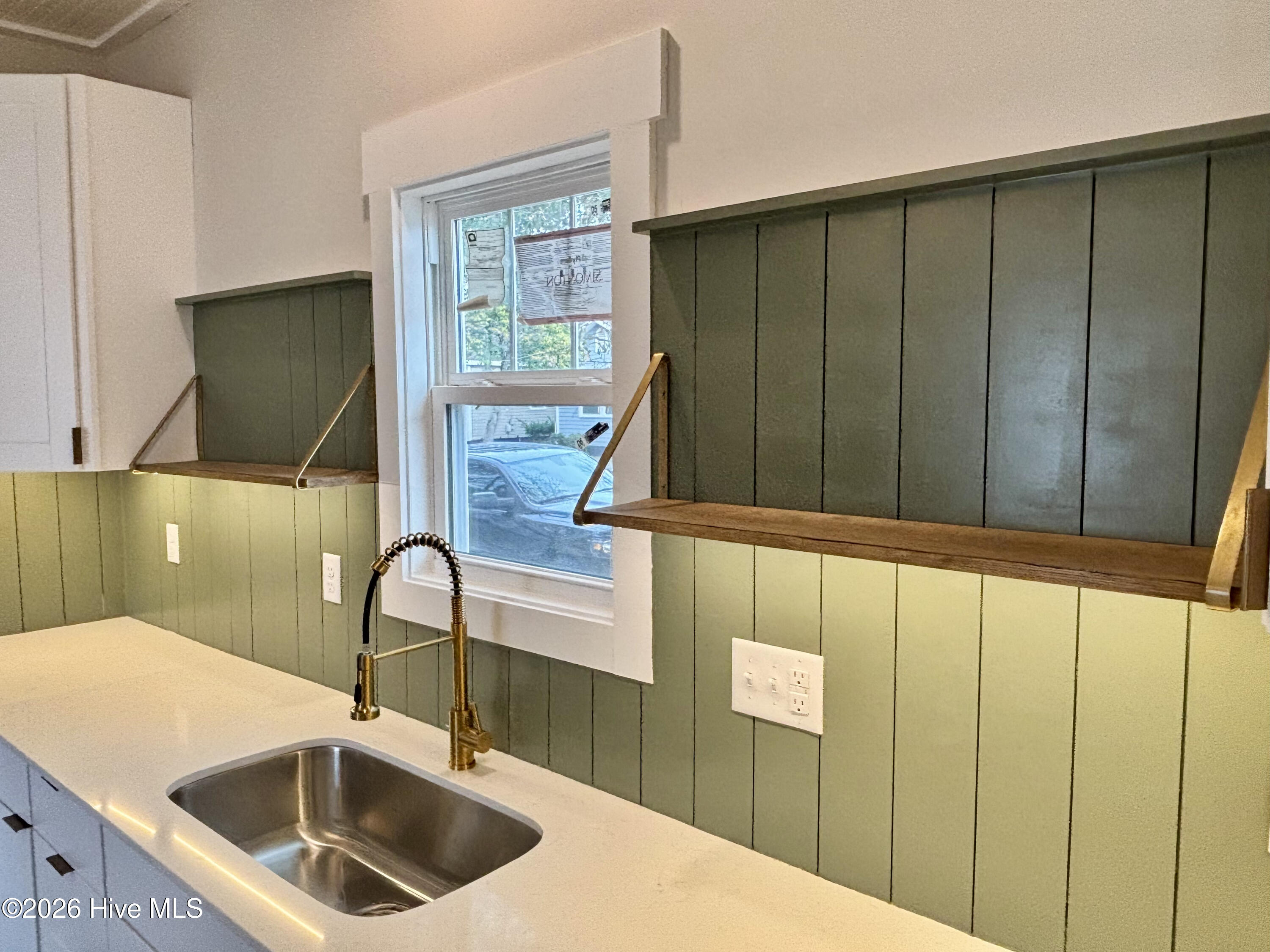 100555560 | Photo 11