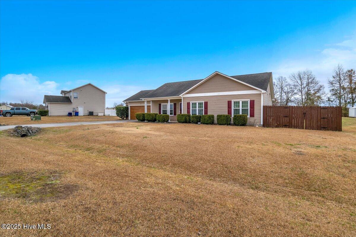 116 Hardin Drive, Maysville, NC 28555 – photo 2: 33-Final 116 Hardin Dr Maysville-RJREM-2
