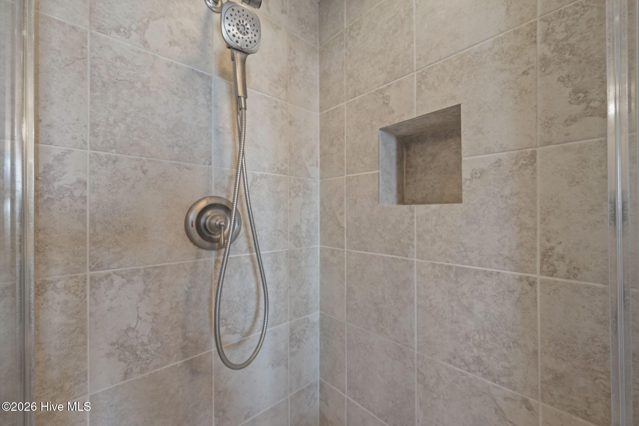 100547887 | Photo 25