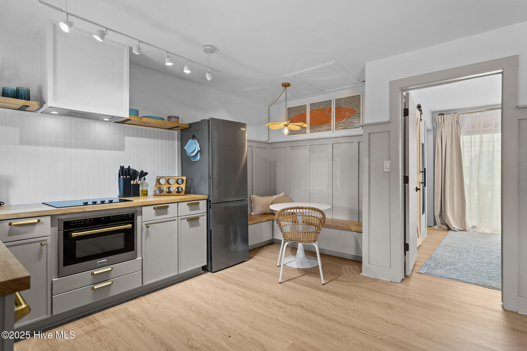 100534749 | Photo 24