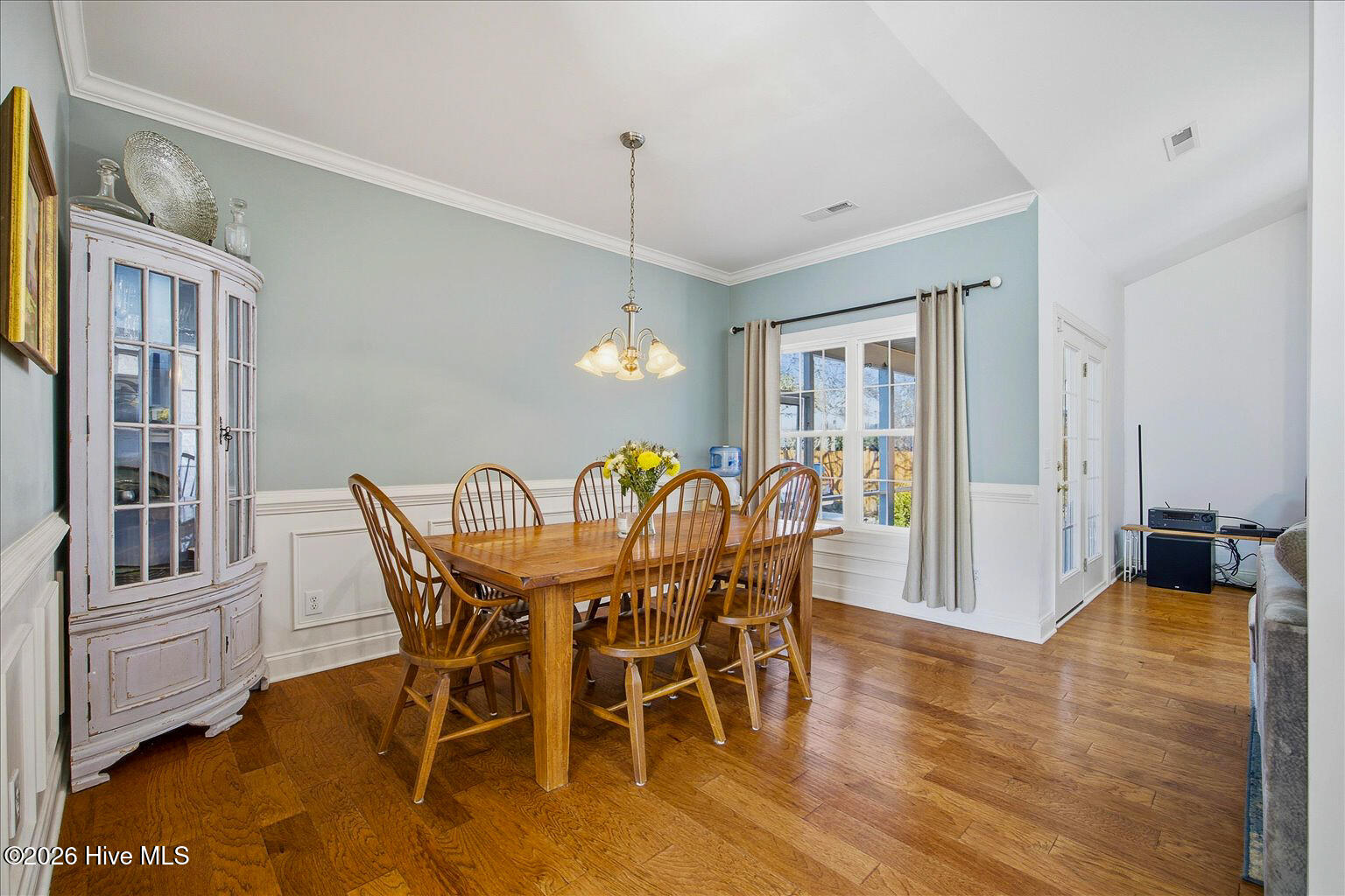 100554989 | Photo 15