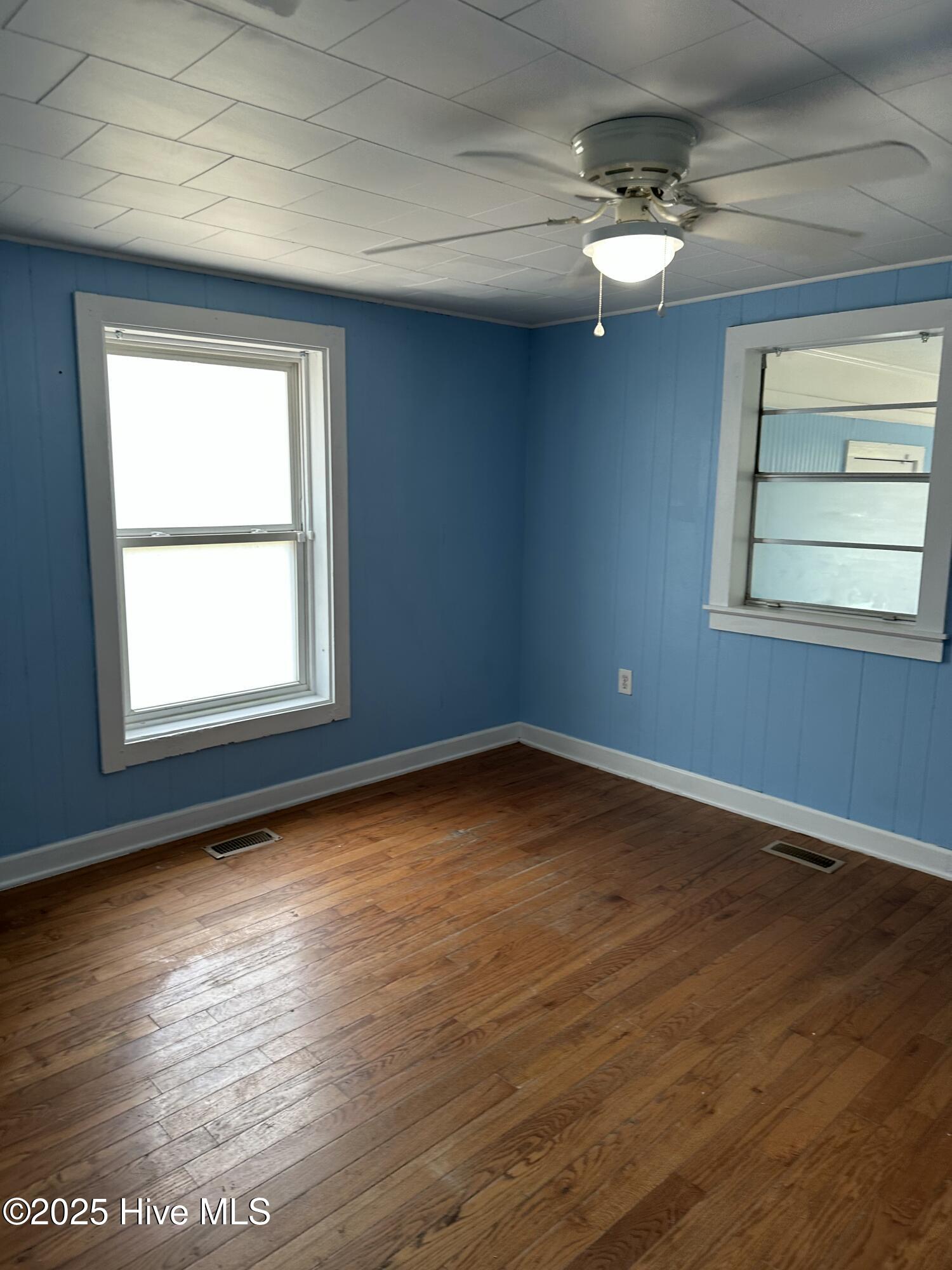 100513996 | Photo 30