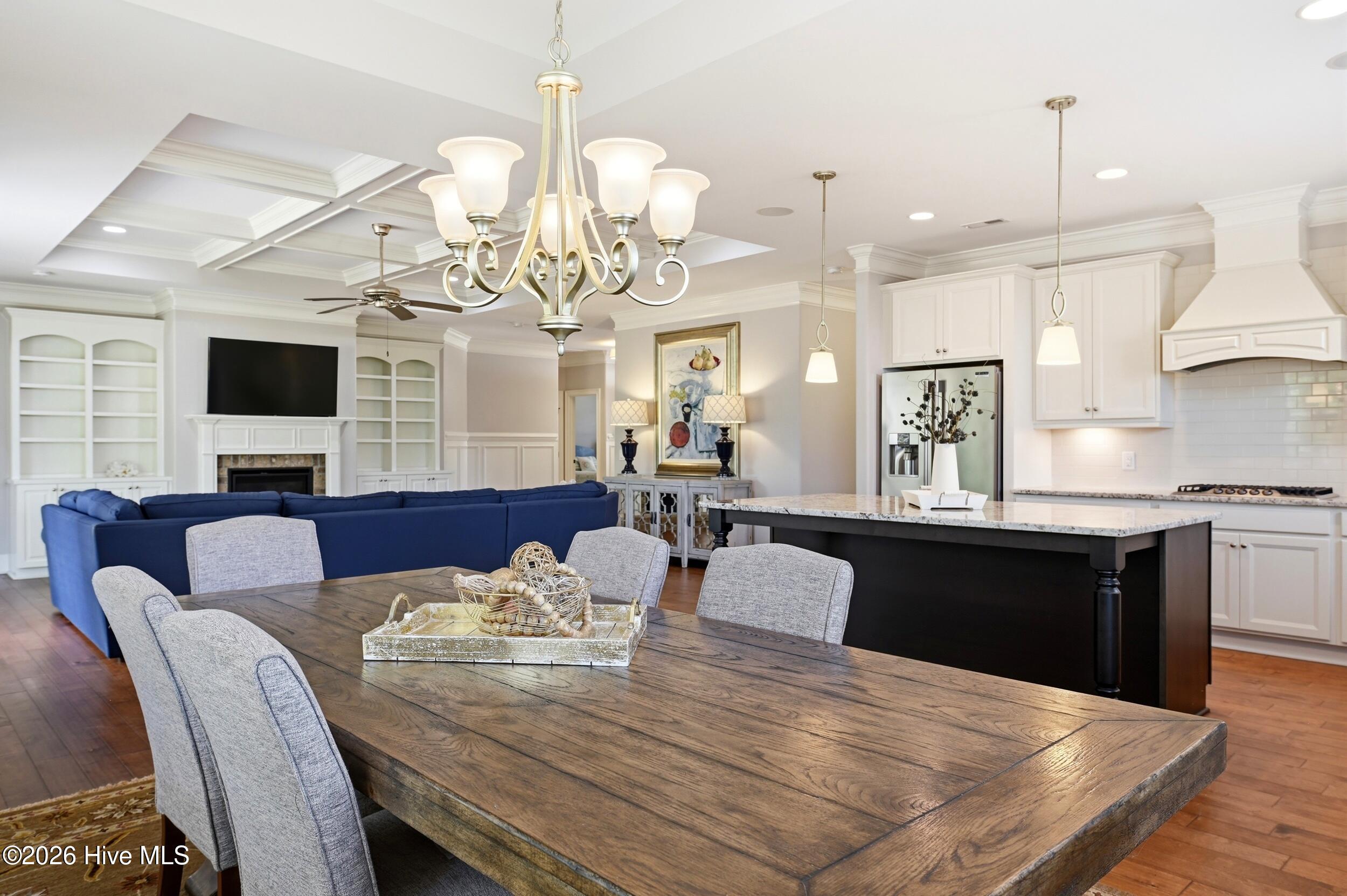 100567855 | Photo 16