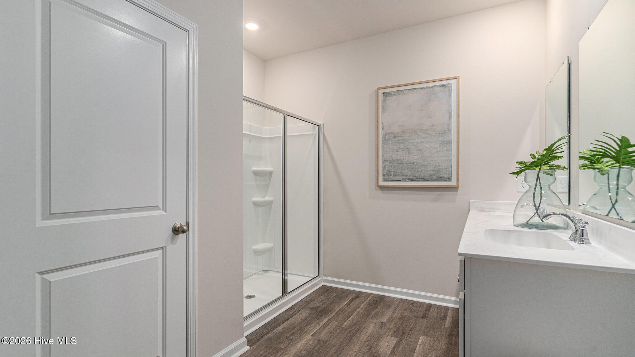 100548930 | Photo 18