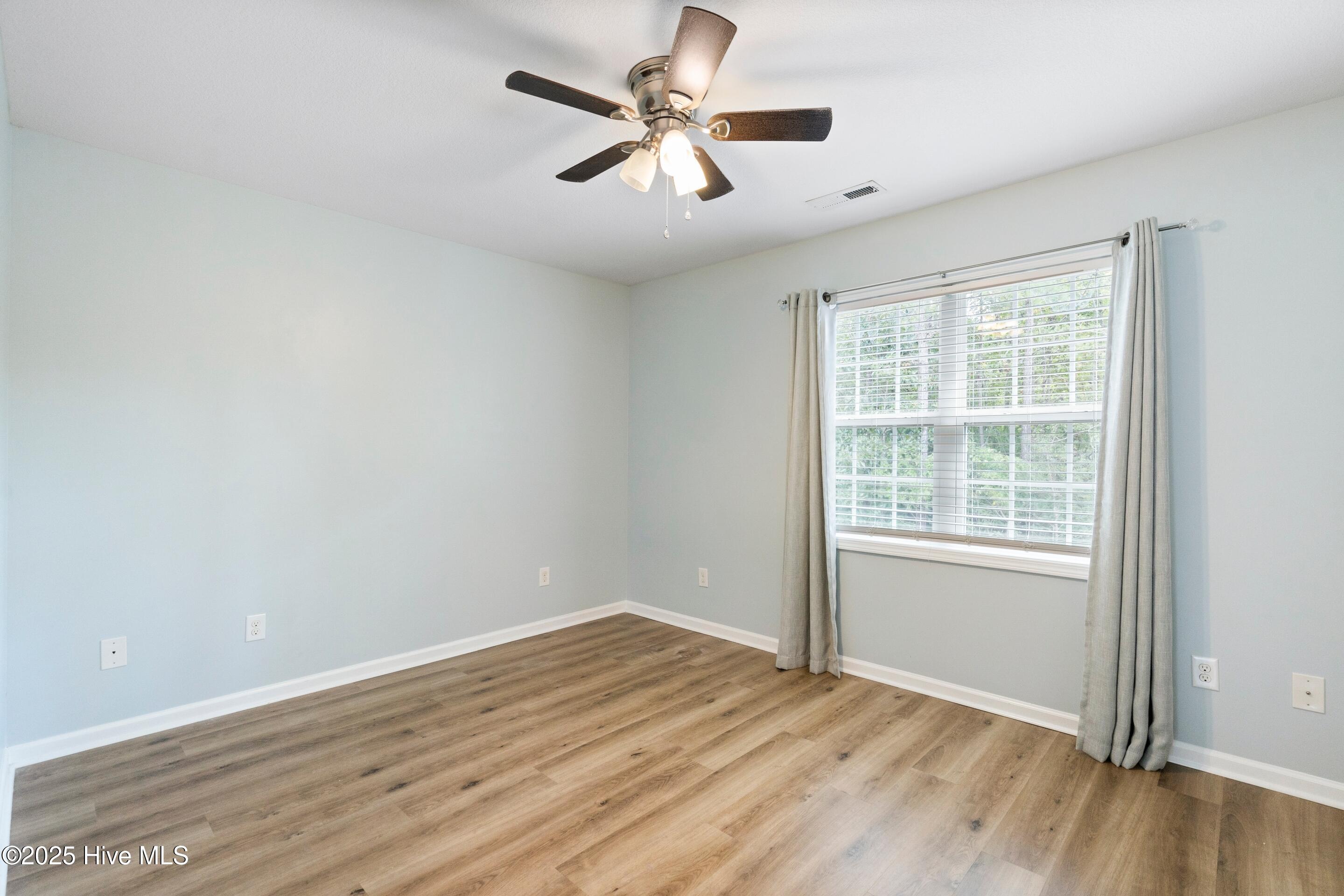 100536267 | Photo 24