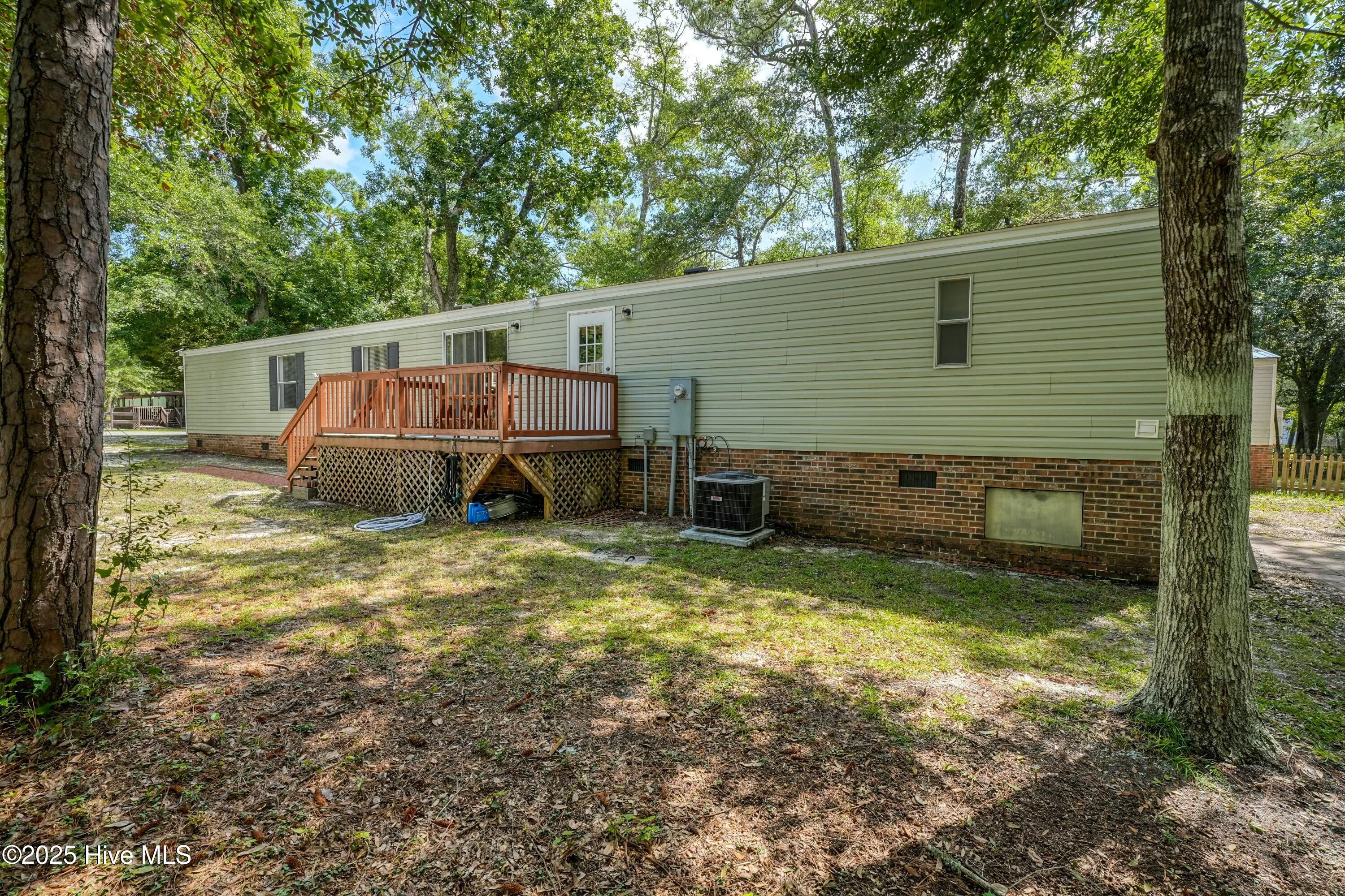 100548602 | Photo 19