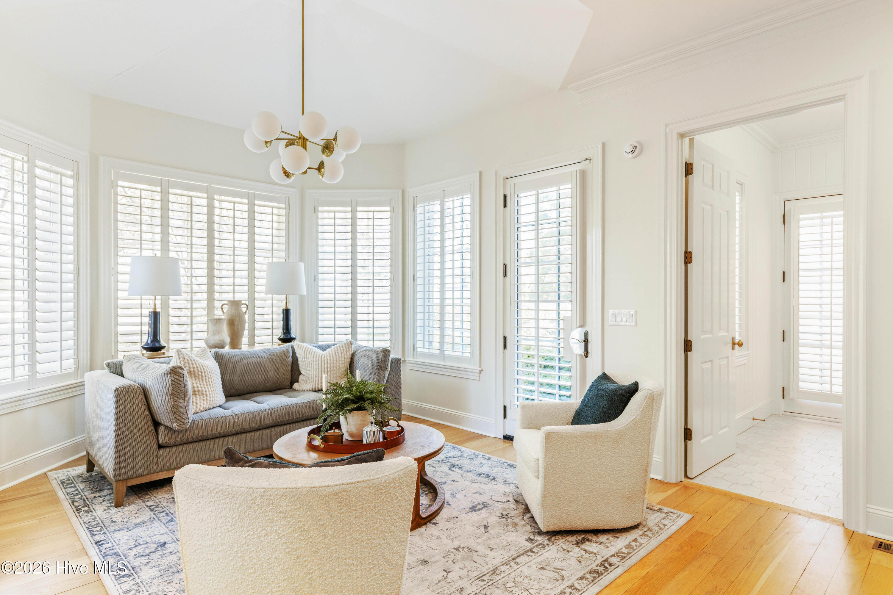 100555813 | Photo 32