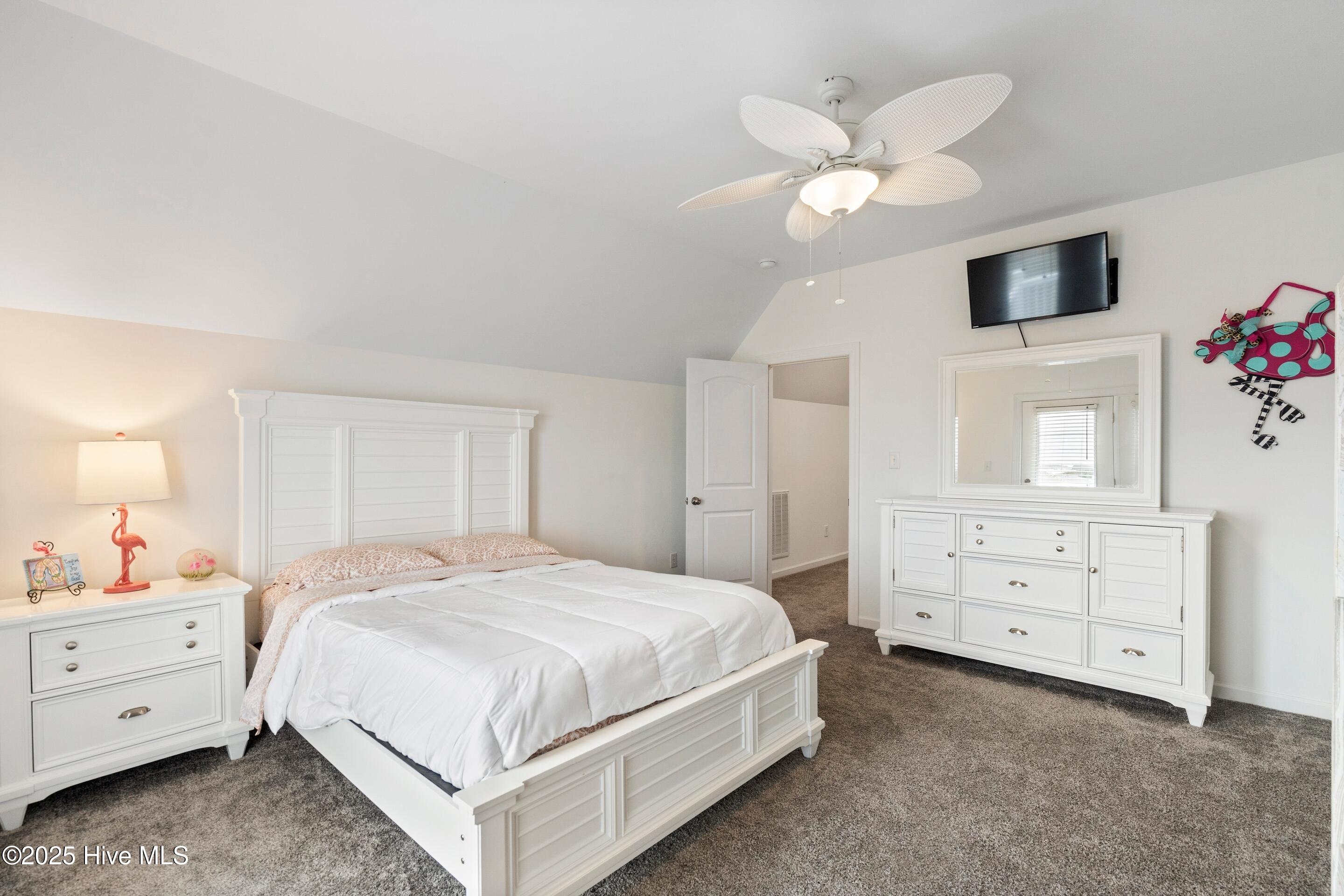 100542826 | Photo 46