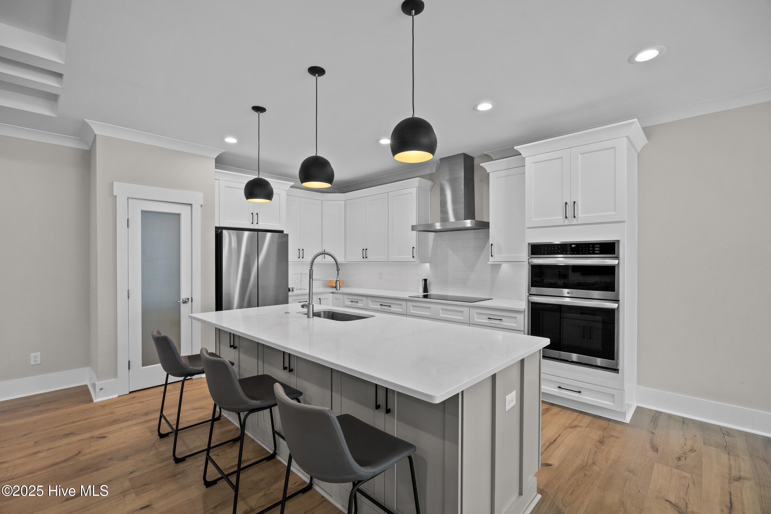 100559314 | Photo 16