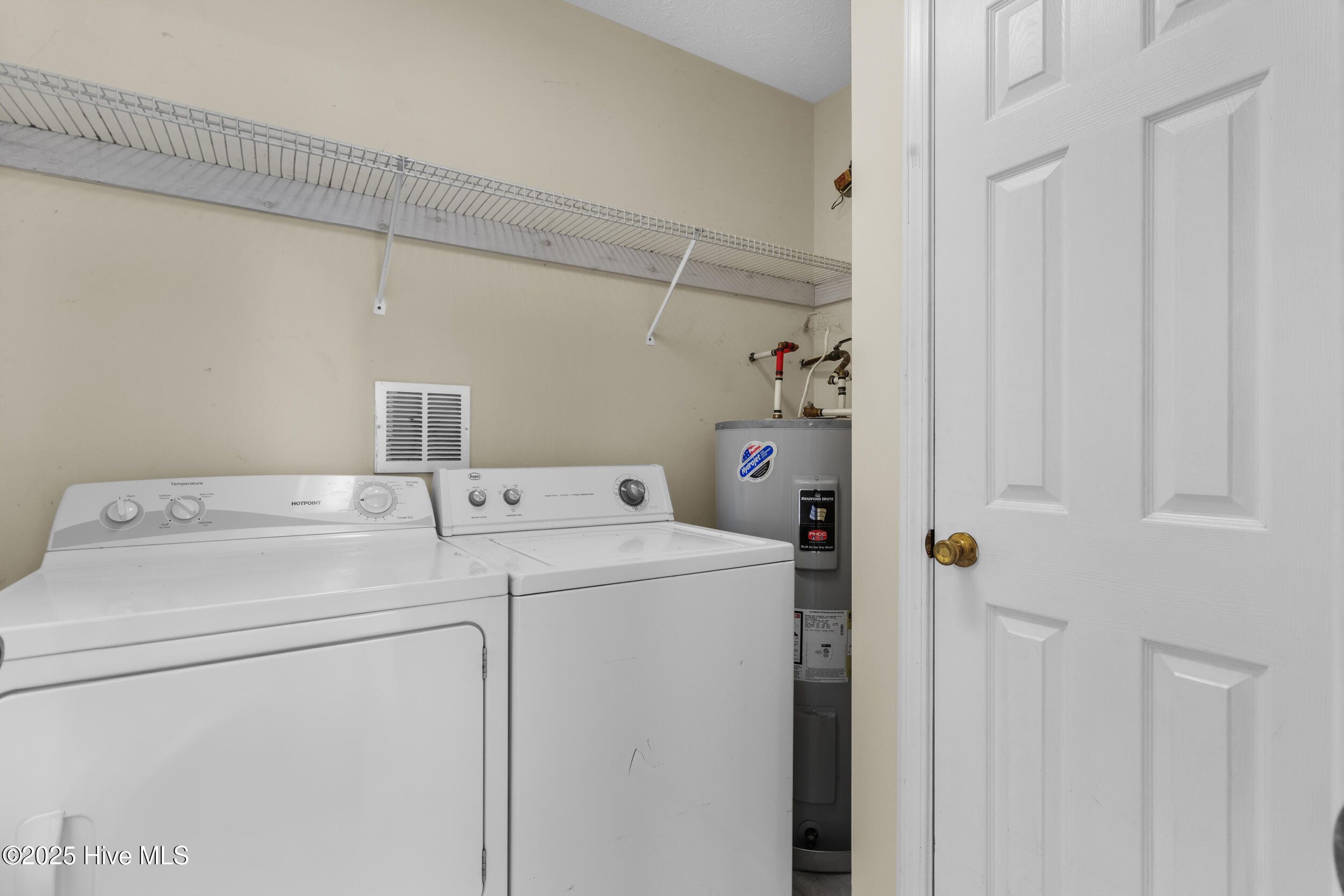 100531865 | Photo 19