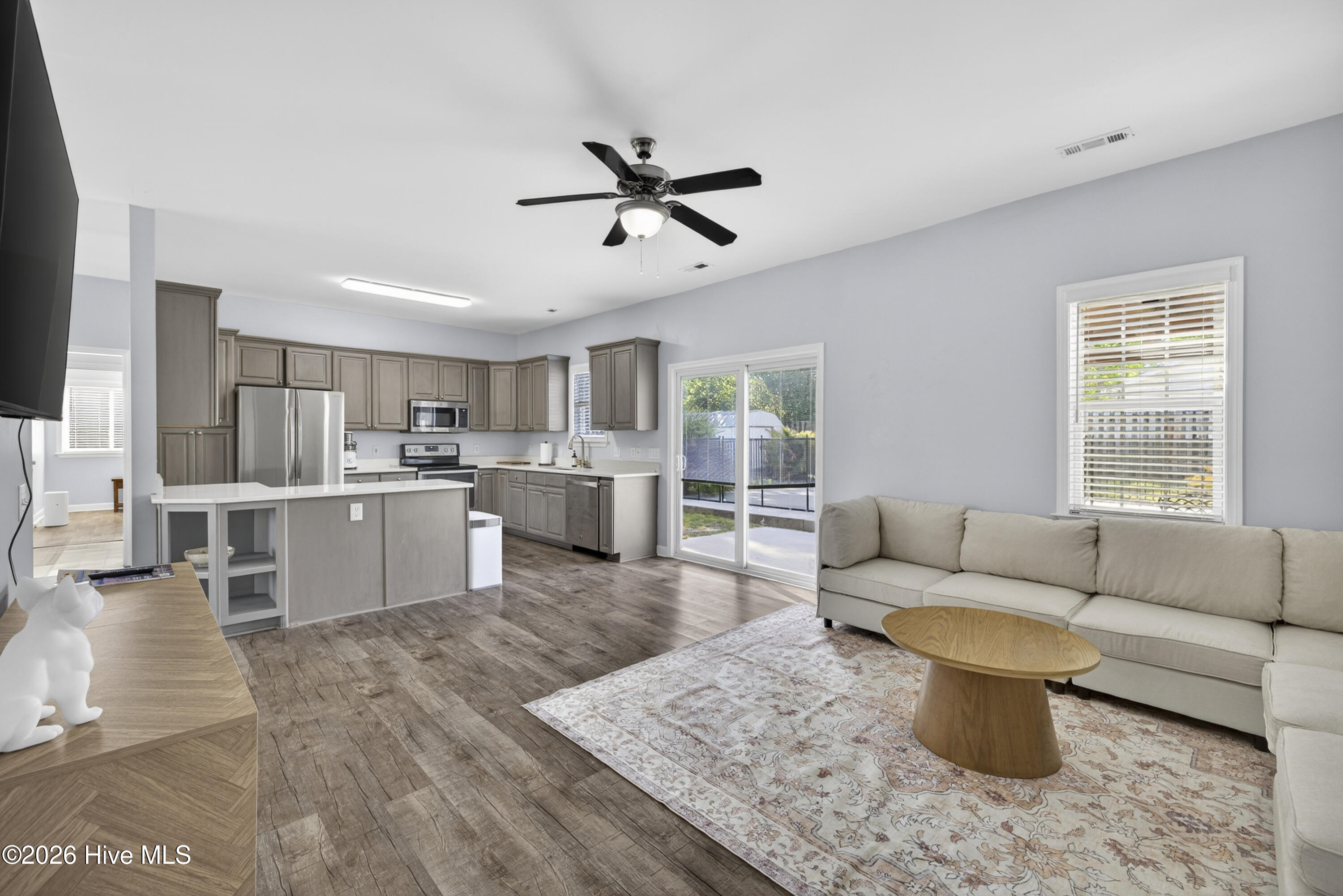 100568546 | Photo 10