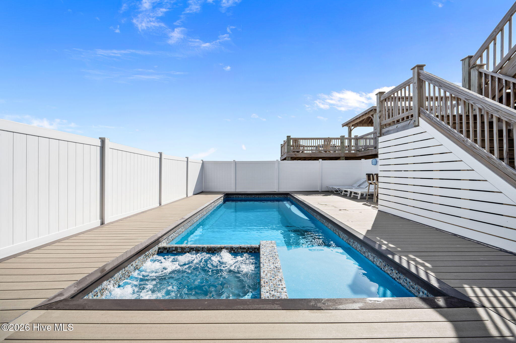 100555174 | Photo 19