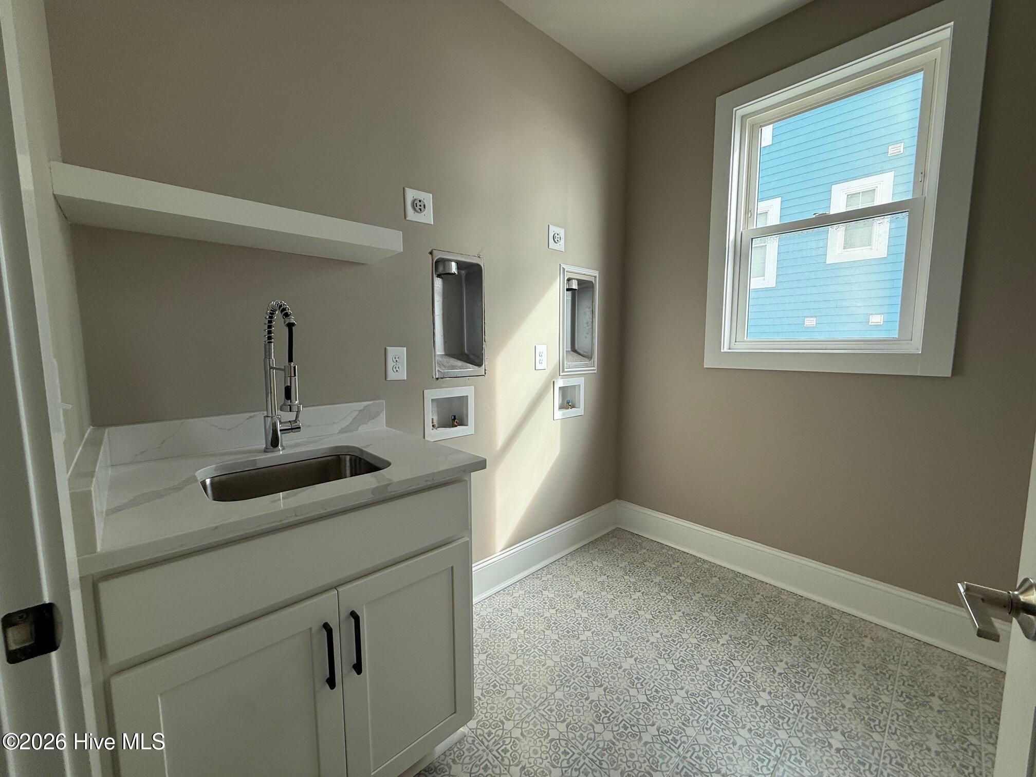 100554373 | Photo 27